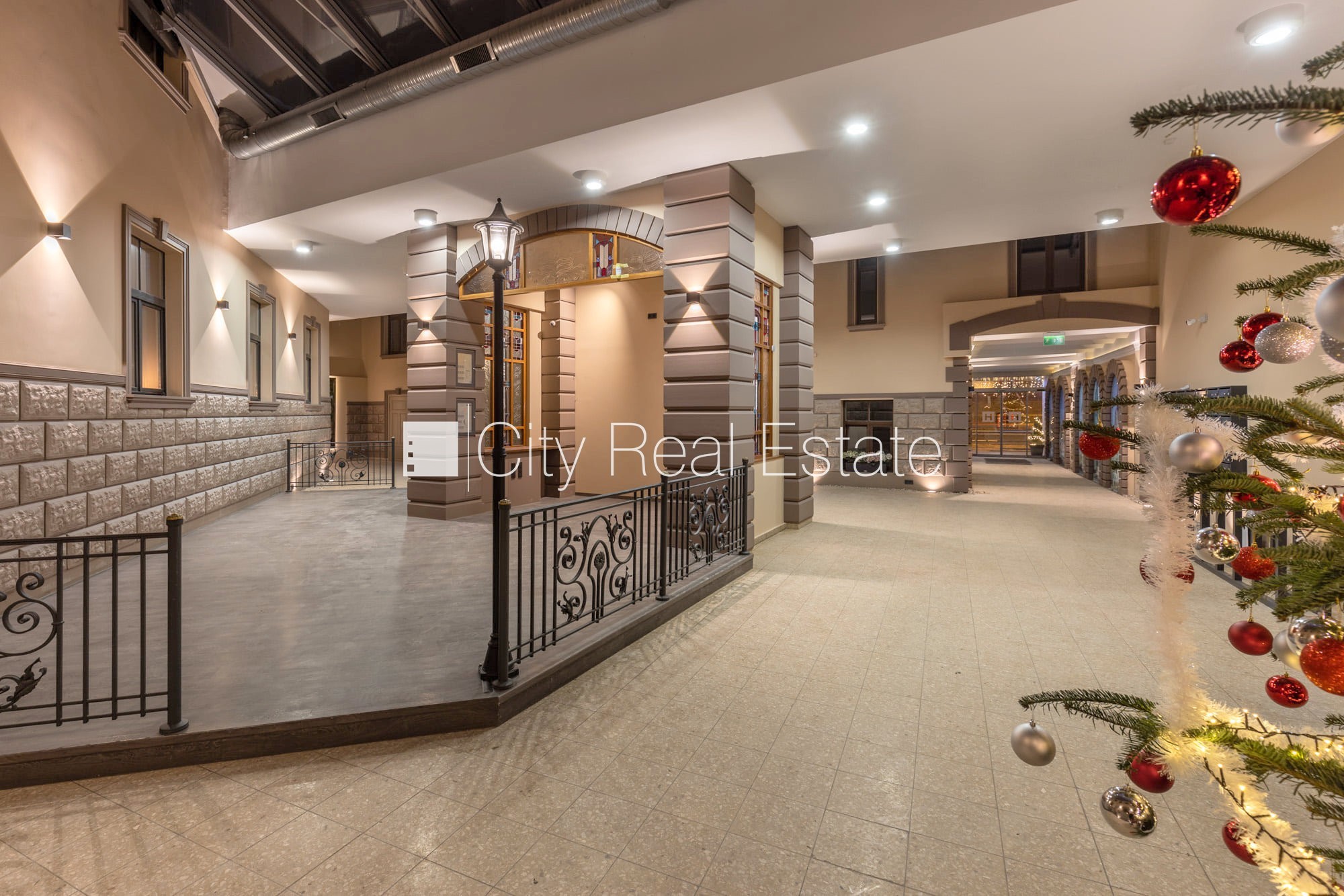 Sludinājumi. Fasādes māja, renovēta māja, slēgts pagalms, ieeja no ielas un pagalma, ir lifts, kāpņu telpa pēc Cena: 370 EUR/mēn Foto #13