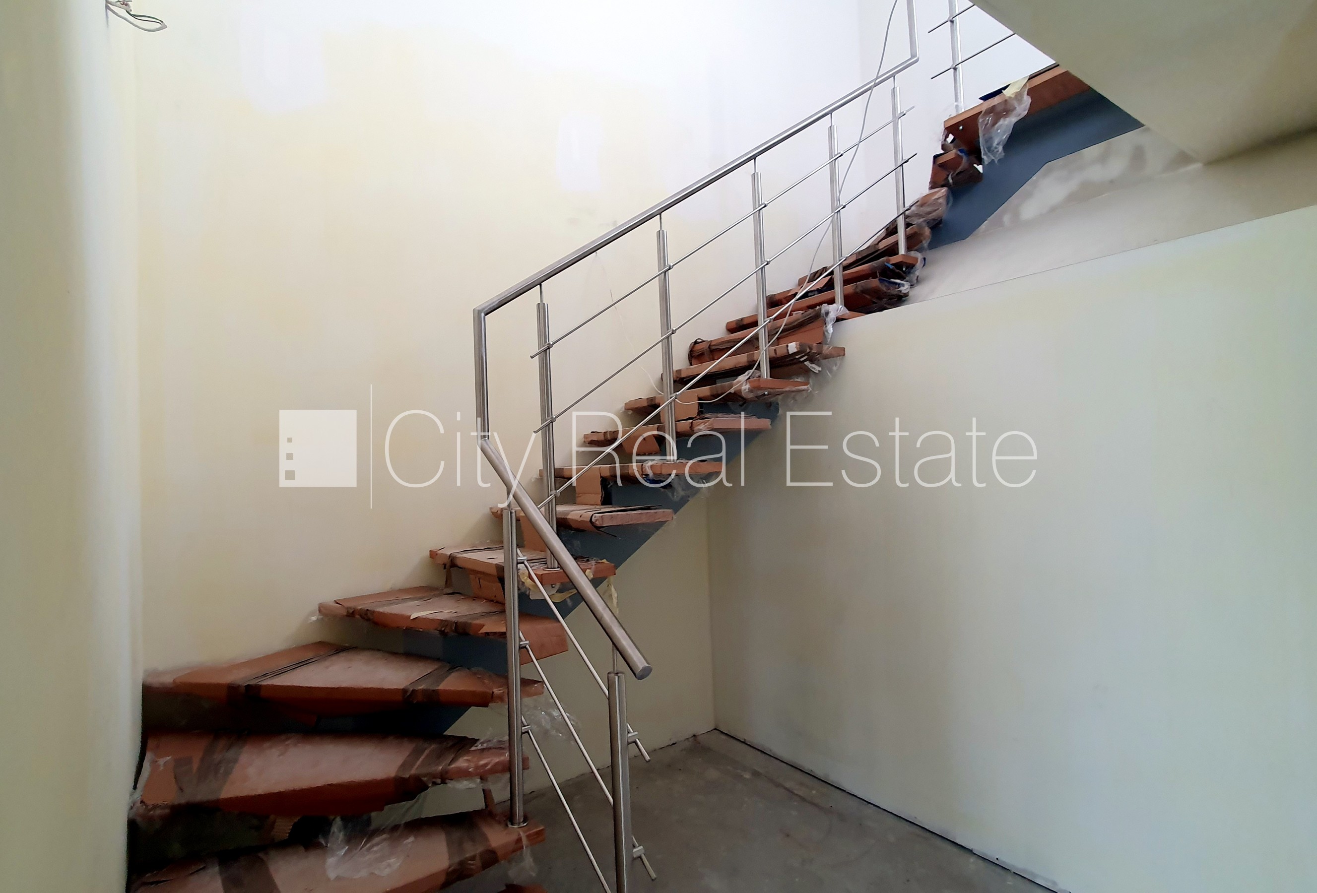 Sludinājumi. Zeme īpašumā, dvīņu māja, jaunceltne, labiekārtota apzaļumota teritorija, iežogota teritorija, Cena: 219800 EUR Foto #11