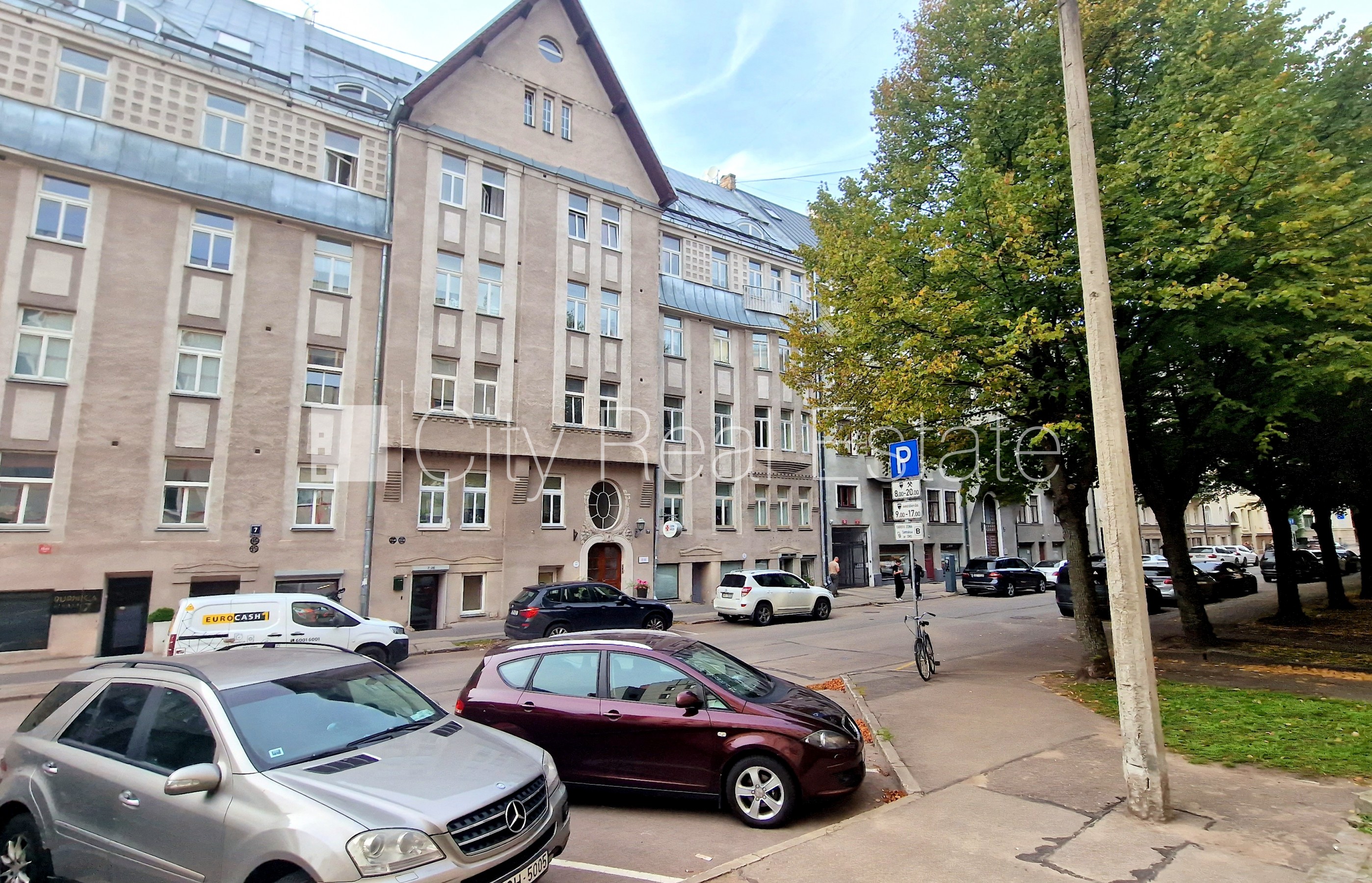 Sludinājumi. Fasādes māja, renovēta māja, ieeja no ielas, ir lifts, kāpņu telpa pēc kosmētiskā remonta, logi Cena: 260000 EUR Foto #22