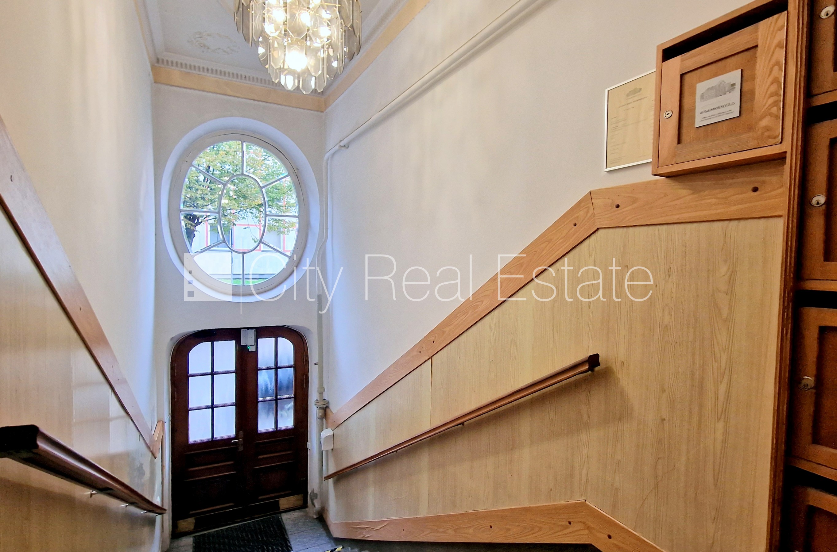 Sludinājumi. Fasādes māja, renovēta māja, ieeja no ielas, ir lifts, kāpņu telpa pēc kosmētiskā remonta, logi Cena: 260000 EUR Foto #20