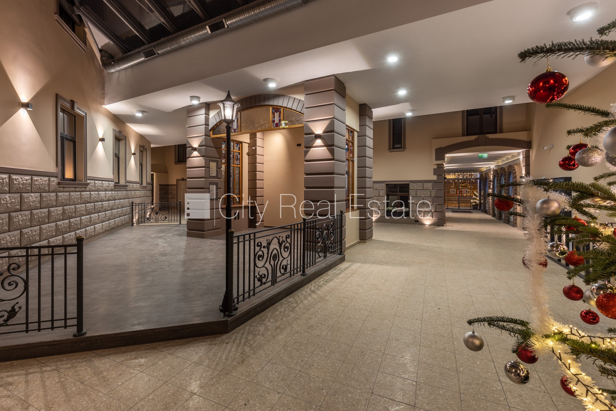 Sludinājumi. Pagalma ēka, renovēta māja, slēgts pagalms, ieeja no ielas un pagalma, ir lifts, kāpņu telpa pēc Cena: 360 EUR/mēn Foto #23