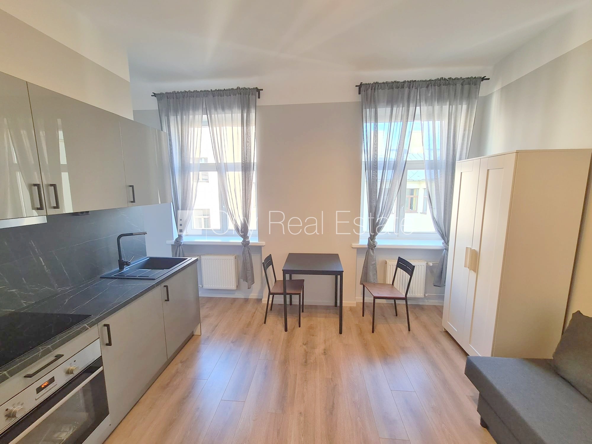 Sludinājumi. Pagalma ēka, renovēta māja, slēgts pagalms, ieeja no ielas un pagalma, ir lifts, kāpņu telpa pēc Cena: 360 EUR/mēn Foto #8