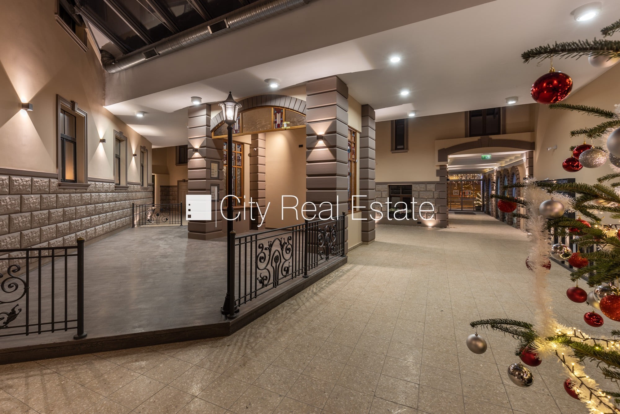 Sludinājumi. Fasādes māja, renovēta māja, slēgts pagalms, ieeja no ielas un pagalma, ir lifts, kāpņu telpa pēc Cena: 340 EUR/mēn Foto #14