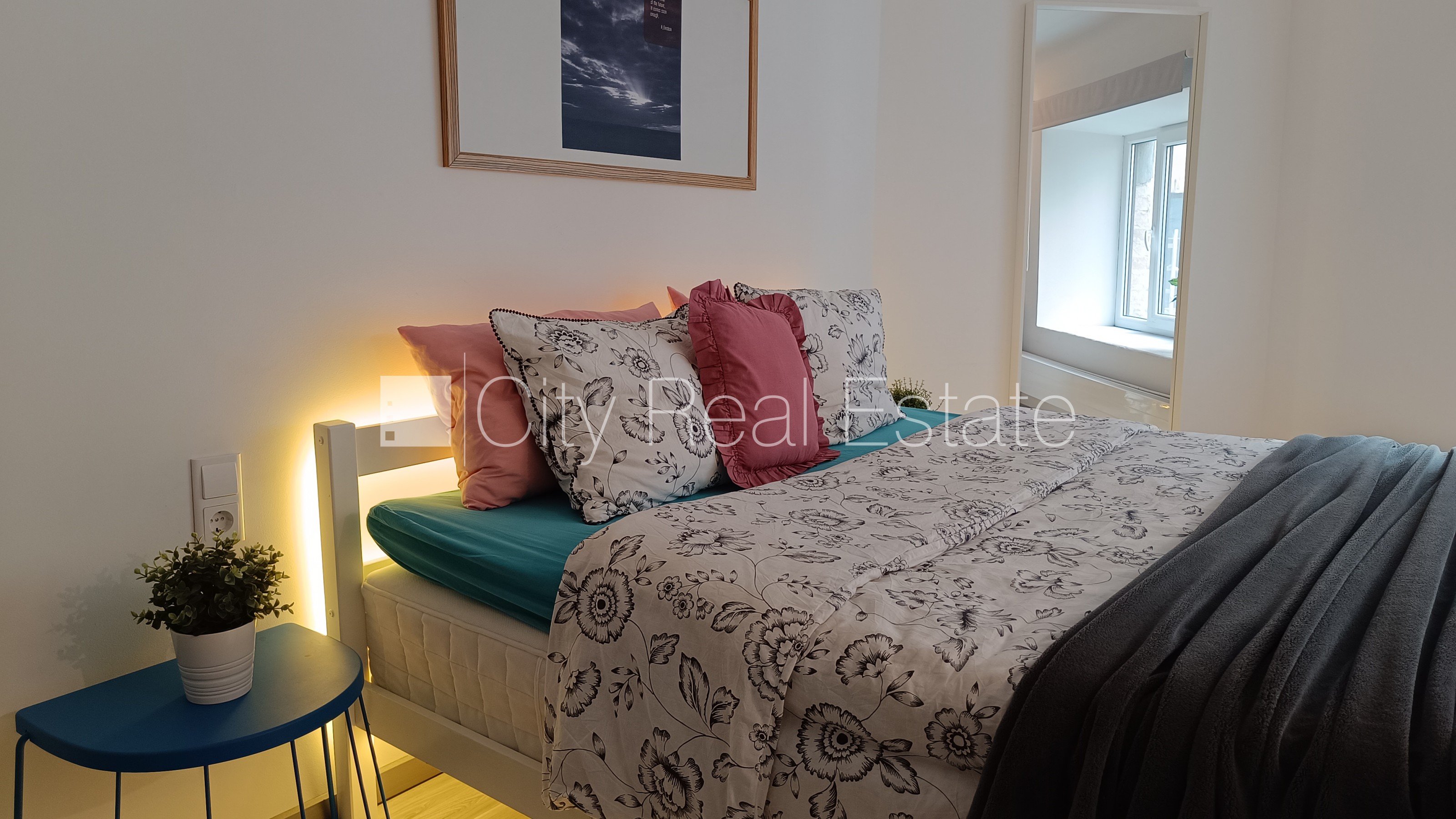 Sludinājumi. Pagalma māja, renovēta māja, labiekārtota apzaļumota teritorija, slēgts pagalms, ieeja no pagalma, Cena: 600 EUR/mēn Foto #12