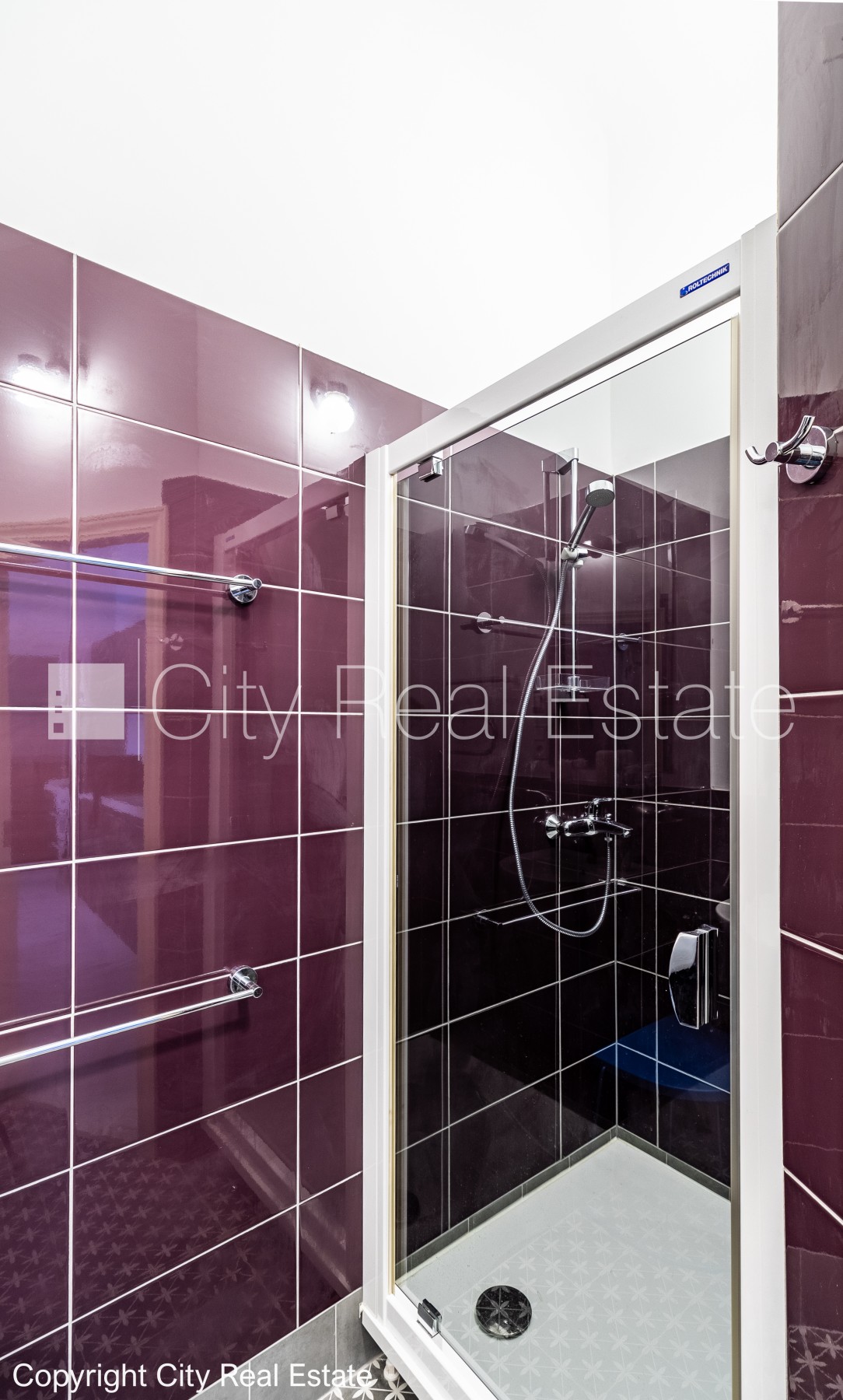 Sludinājumi. Pagalma māja, renovēta māja, labiekārtota apzaļumota teritorija, slēgts pagalms, ieeja no pagalma, Cena: 600 EUR/mēn Foto #21