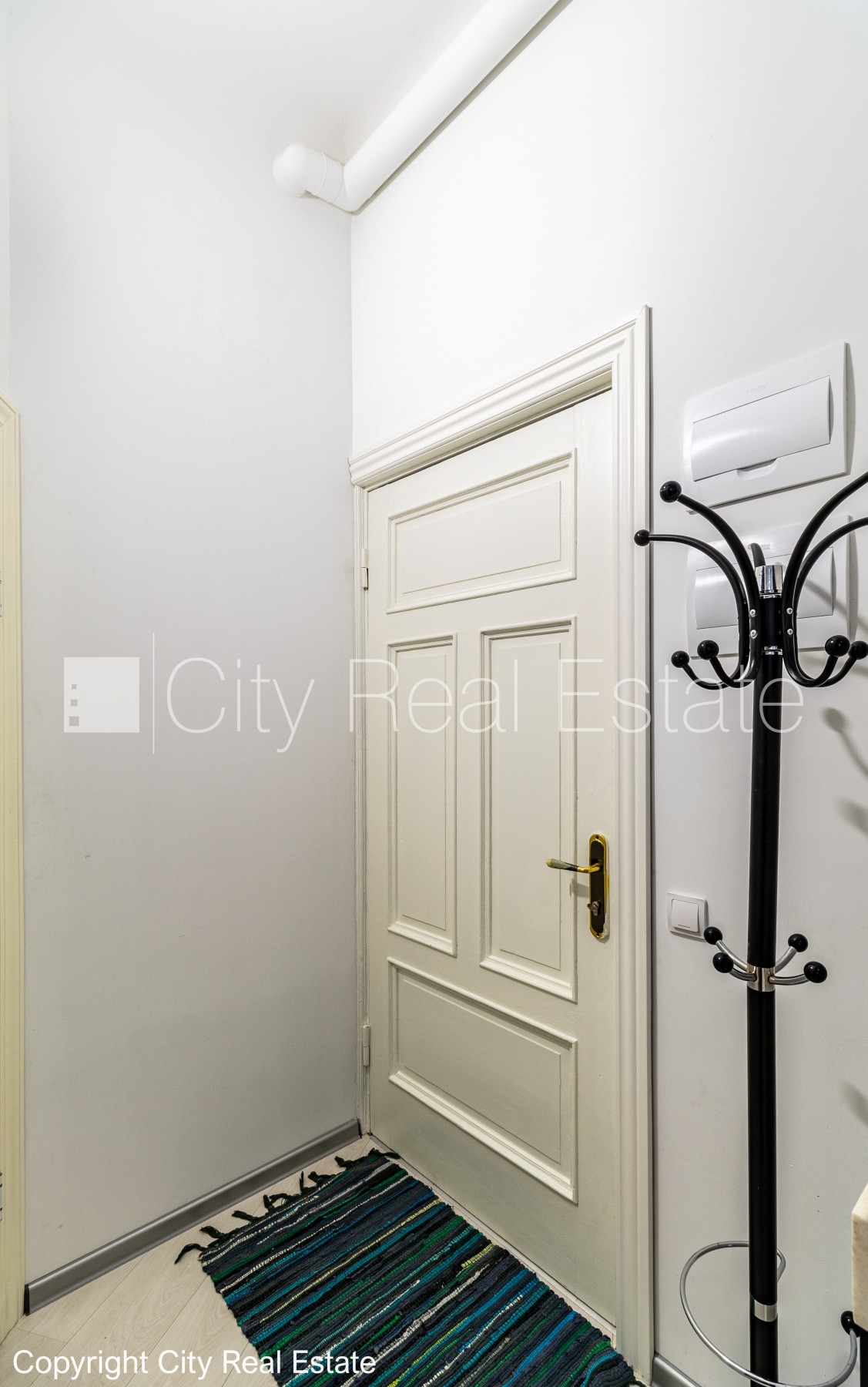 Sludinājumi. Pagalma māja, renovēta māja, labiekārtota apzaļumota teritorija, slēgts pagalms, ieeja no pagalma, Cena: 600 EUR/mēn Foto #24