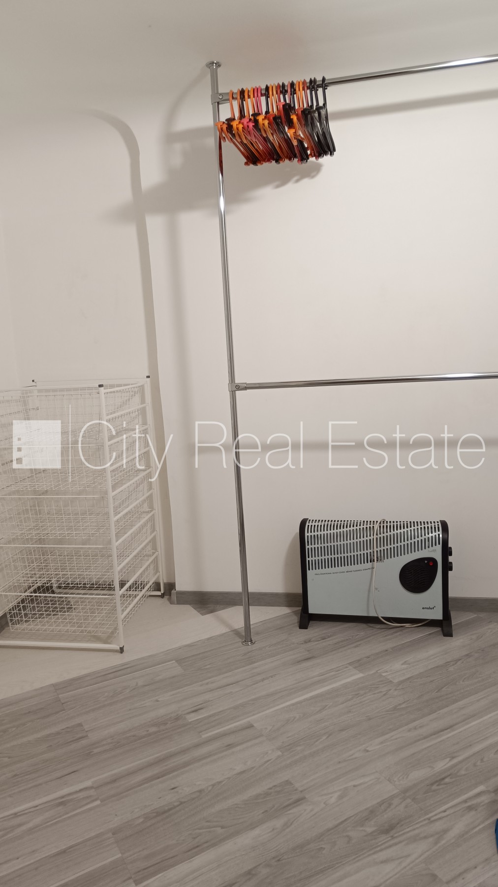 Sludinājumi. Pagalma māja, renovēta māja, labiekārtota apzaļumota teritorija, slēgts pagalms, ieeja no pagalma, Cena: 600 EUR/mēn Foto #20