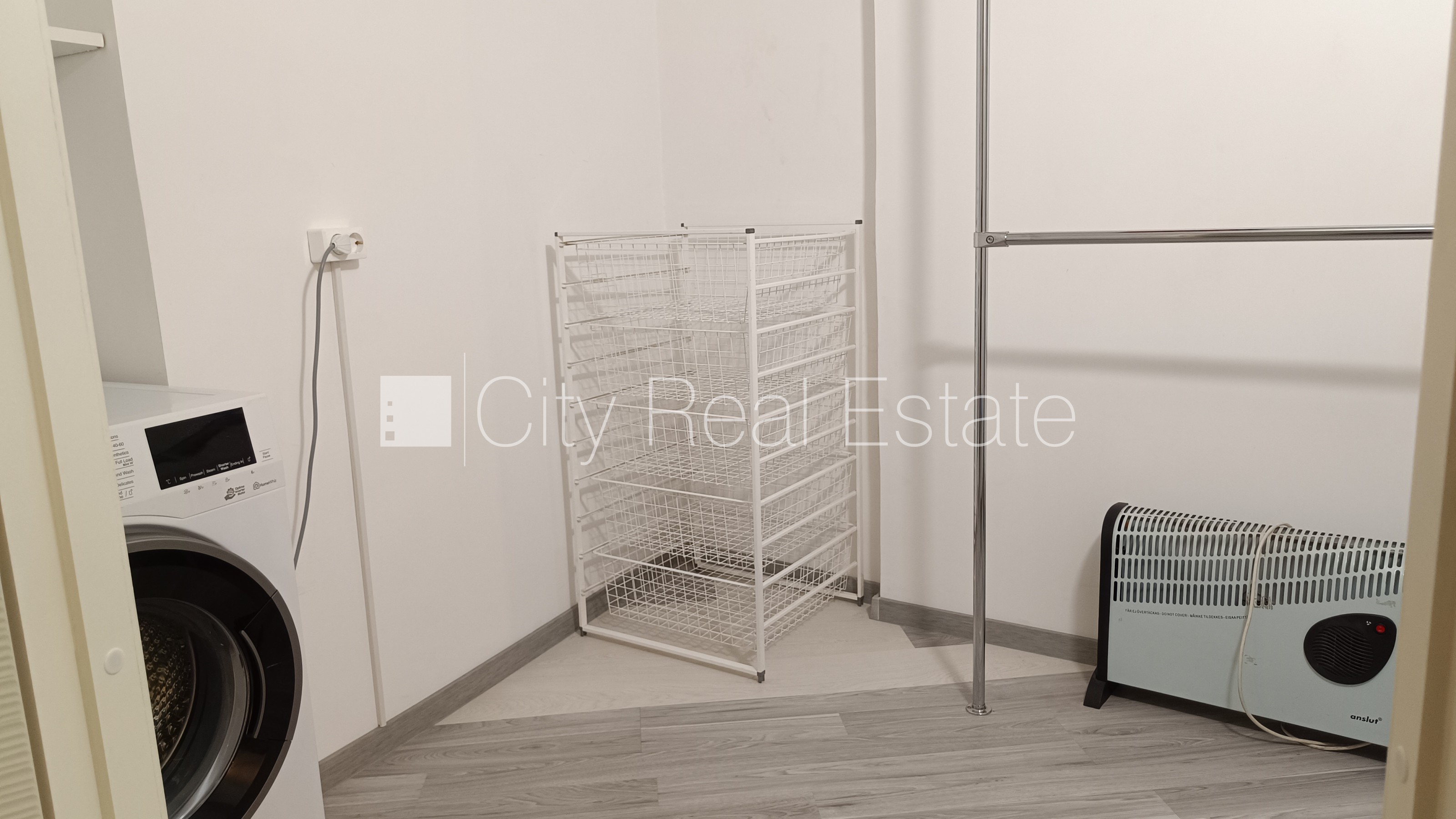 Sludinājumi. Pagalma māja, renovēta māja, labiekārtota apzaļumota teritorija, slēgts pagalms, ieeja no pagalma, Cena: 600 EUR/mēn Foto #19