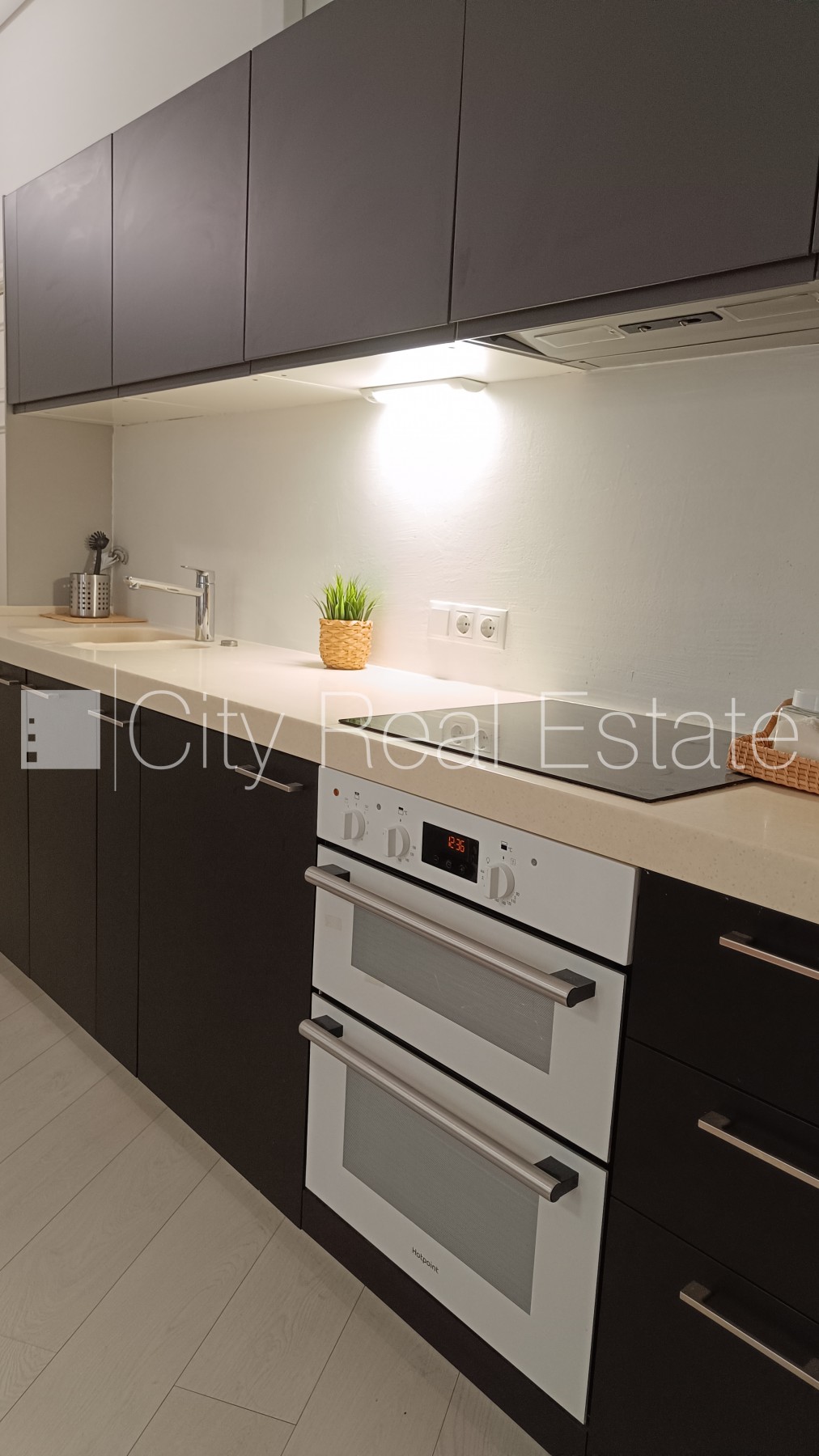 Sludinājumi. Pagalma māja, renovēta māja, labiekārtota apzaļumota teritorija, slēgts pagalms, ieeja no pagalma, Cena: 600 EUR/mēn Foto #6