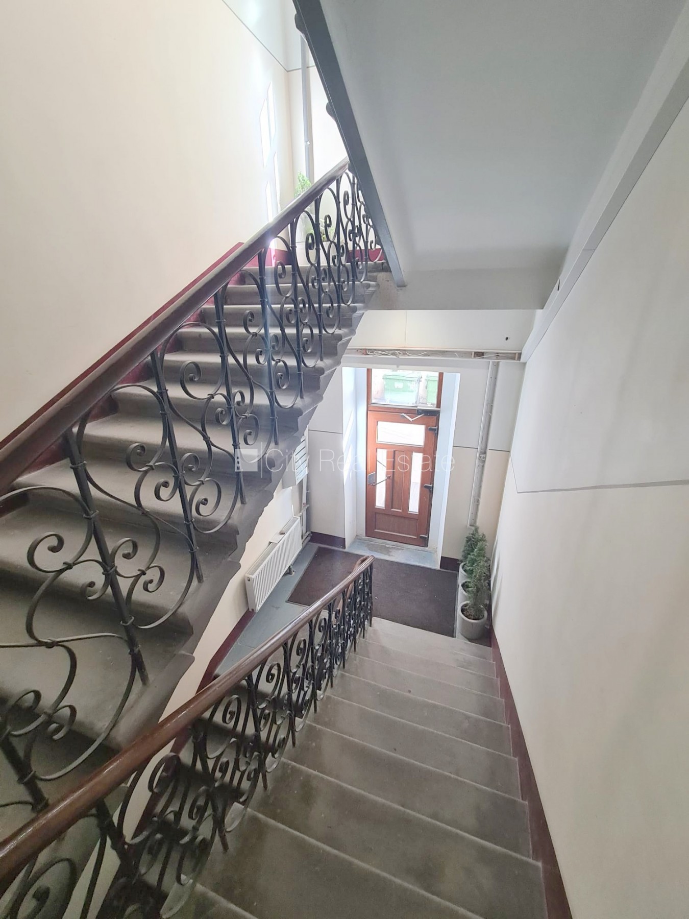 Sludinājumi. Pagalma māja, renovēta māja, labiekārtota apzaļumota teritorija, slēgts pagalms, ieeja no pagalma, Cena: 600 EUR/mēn Foto #25