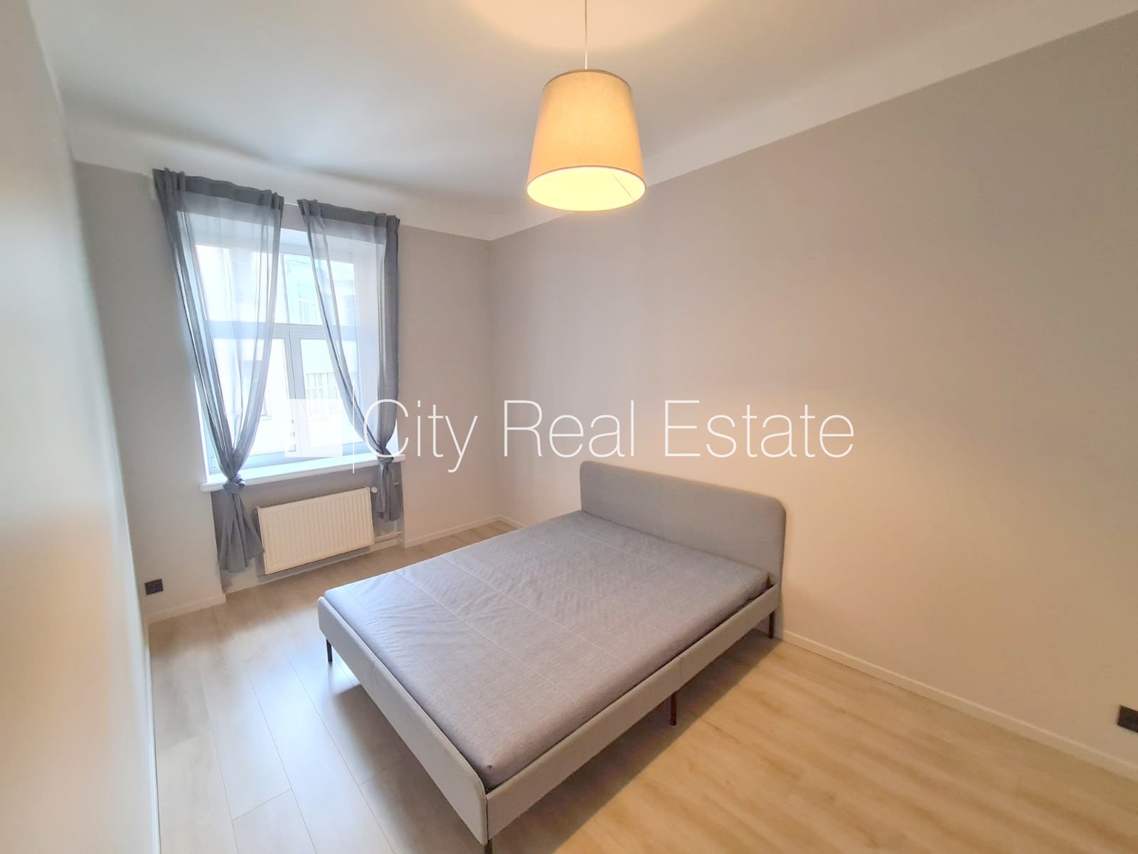 Объявление. Фасадный дом, реновированный дом, закрытый двор, вход с улицы и со двора, лифт, лестничная клетка Цена: 490 EUR/мес. Foto #17