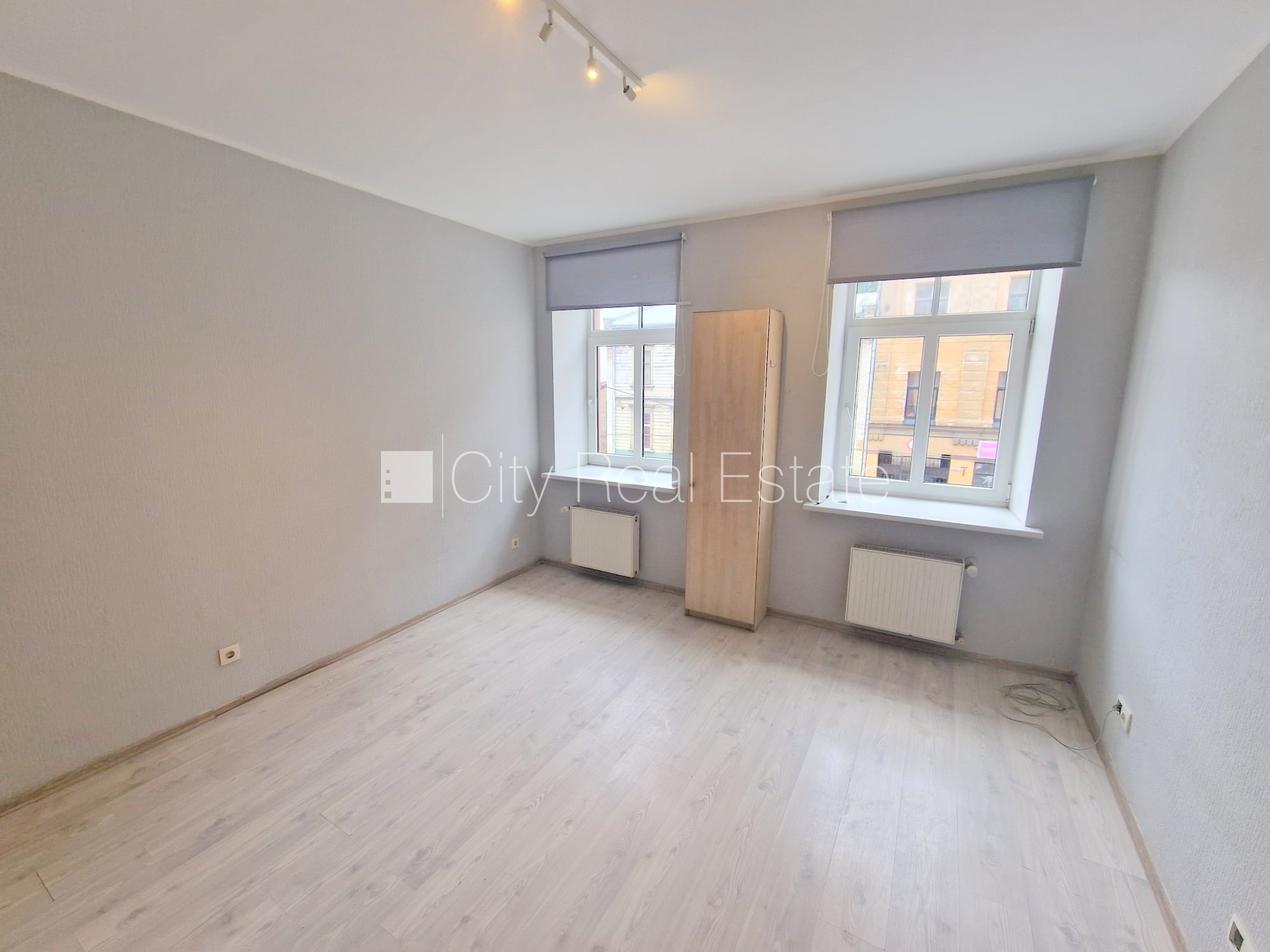 Sludinājumi. Fasādes māja, renovēta māja, slēgts pagalms, ieeja no pagalma, kāpņu telpa pēc kapitālā remonta, Cena: 300 EUR/mēn Foto #6