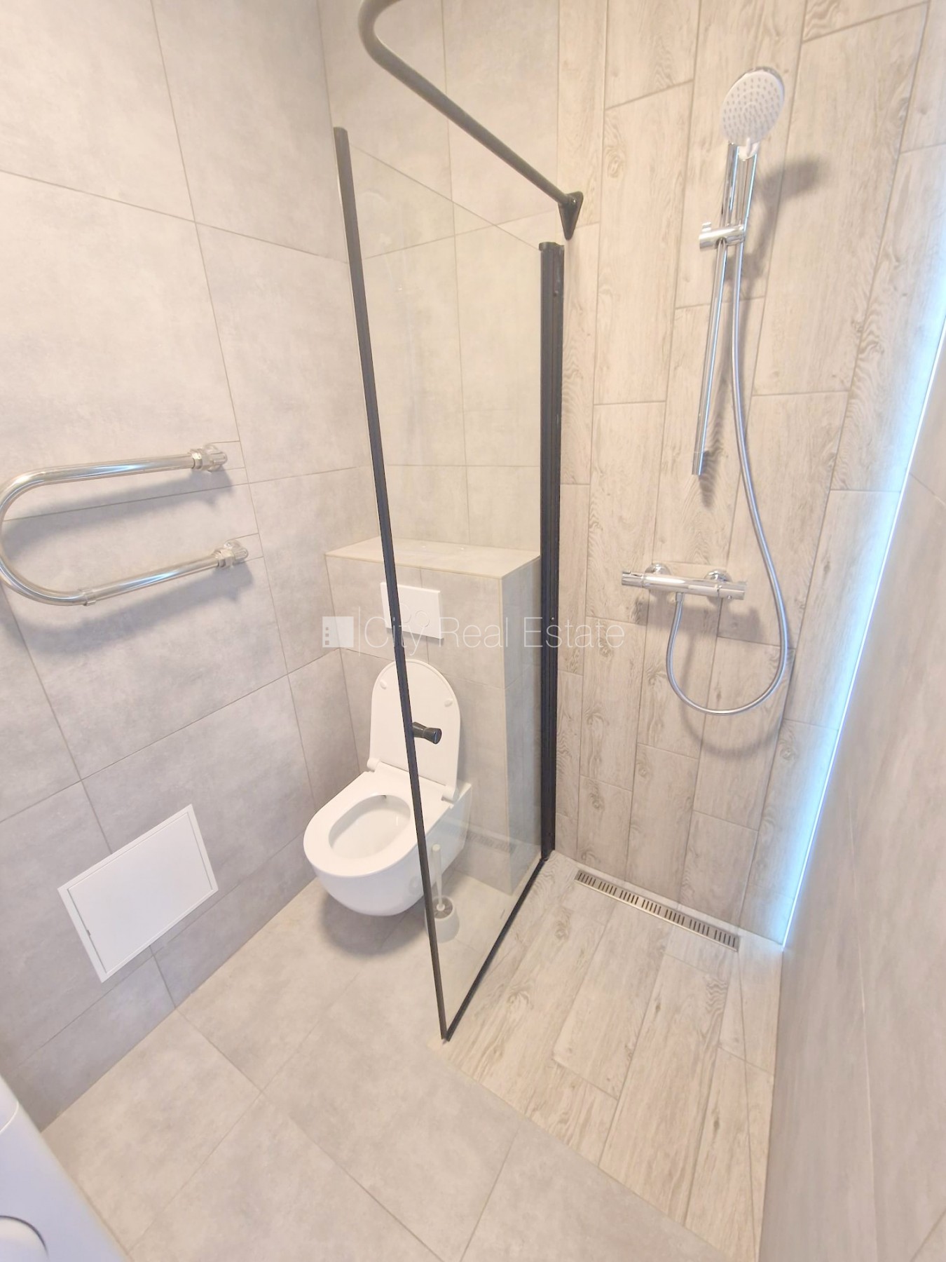 Sludinājumi. Fasādes māja, renovēta māja, slēgts pagalms, ieeja no pagalma, kāpņu telpa pēc kapitālā remonta, Cena: 300 EUR/mēn Foto #15