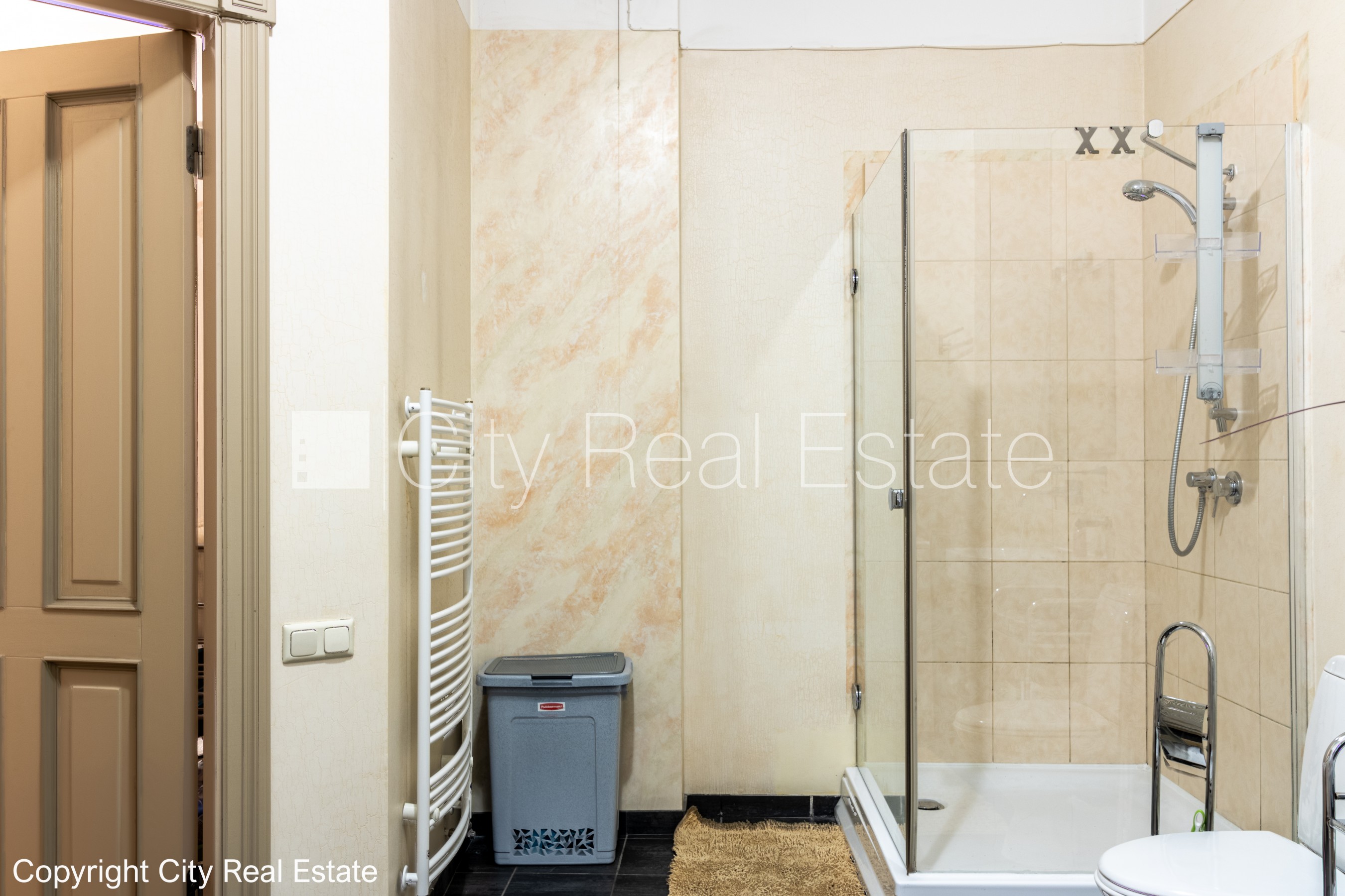 Объявление. Фасадный дом, реновированный дом, благоустроенная озеленённая территория, закрытый двор, лестничная Цена: 950 EUR/мес. Foto #12