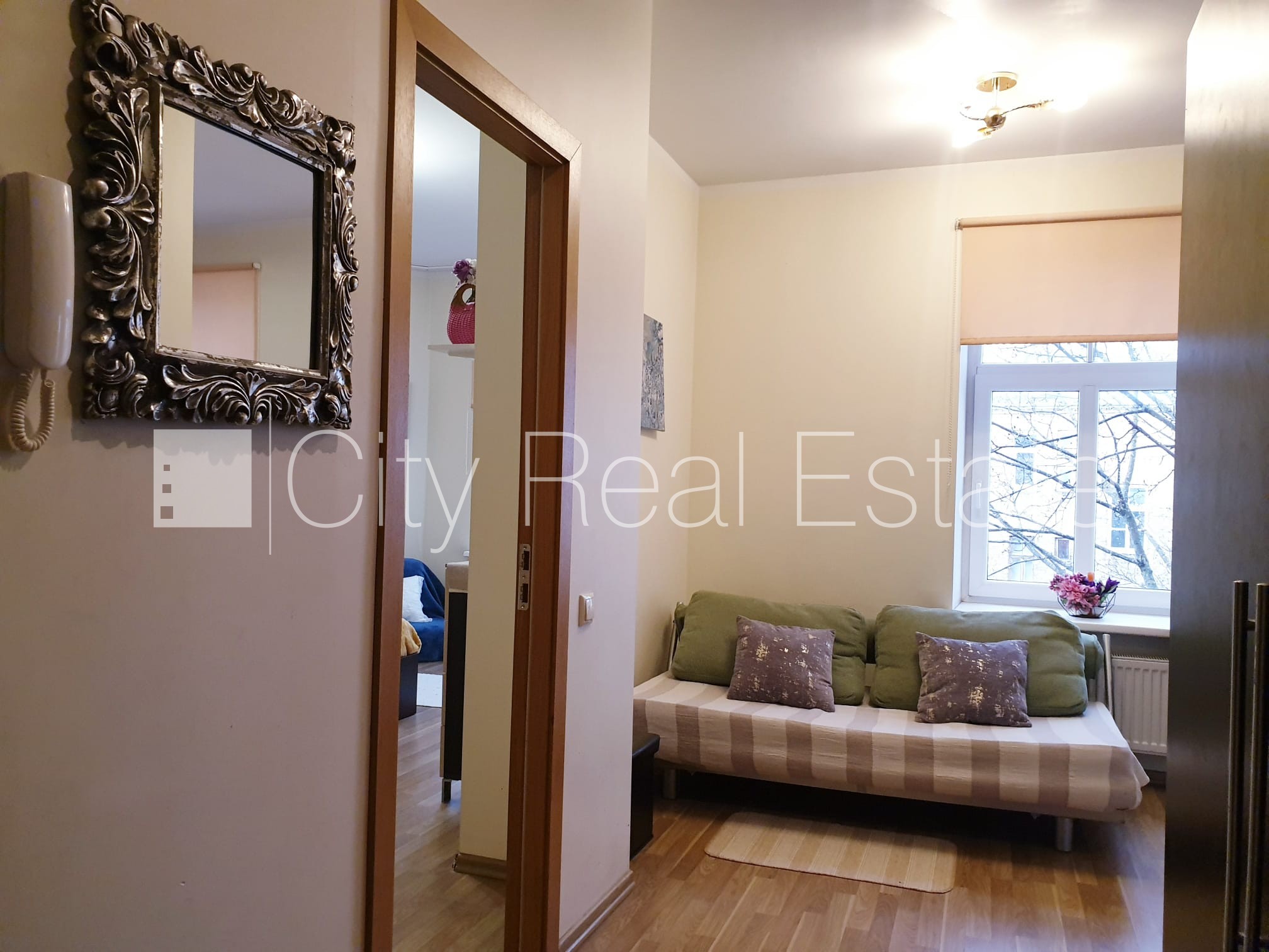 Sludinājumi. Pagalma ēka, renovēta māja, slēgts pagalms, ieeja no ielas un pagalma, ir lifts, kāpņu telpa pēc Cena: 500 EUR/mēn Foto #4