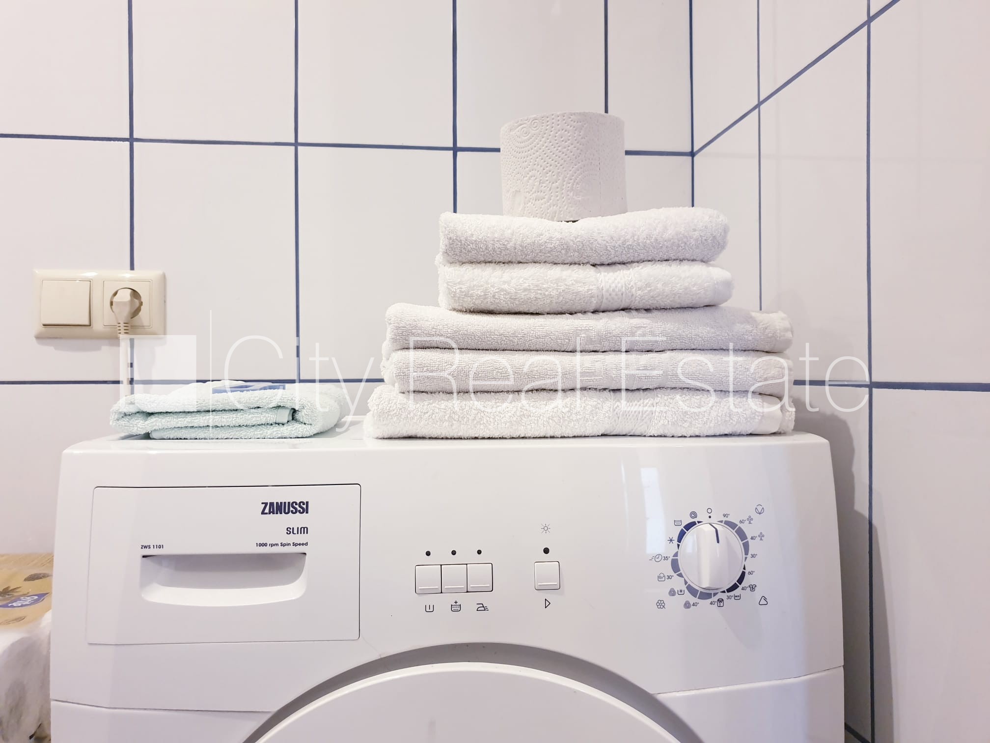 Sludinājumi. Pagalma ēka, renovēta māja, slēgts pagalms, ieeja no ielas un pagalma, ir lifts, kāpņu telpa pēc Cena: 500 EUR/mēn Foto #13