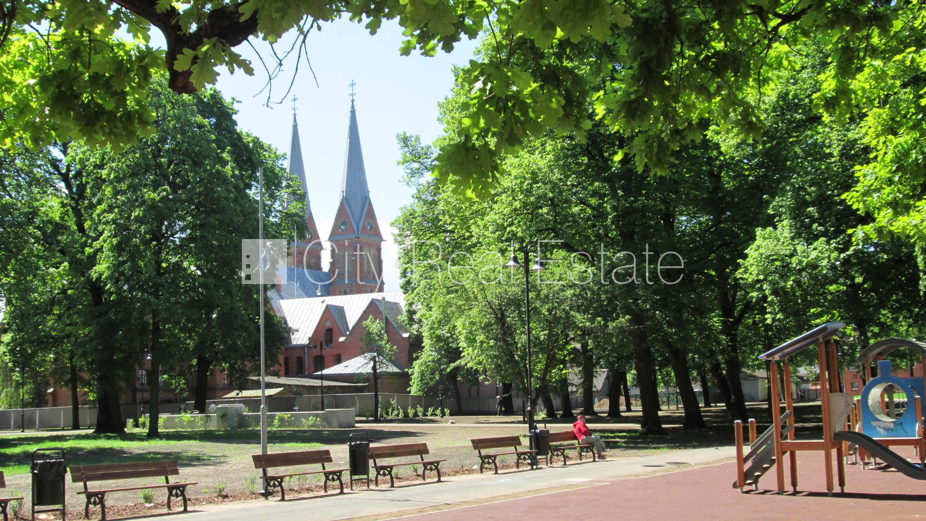 Sludinājumi. Pagalma ēka, renovēta māja, slēgts pagalms, ieeja no ielas un pagalma, ir lifts, kāpņu telpa pēc Cena: 500 EUR/mēn Foto #19