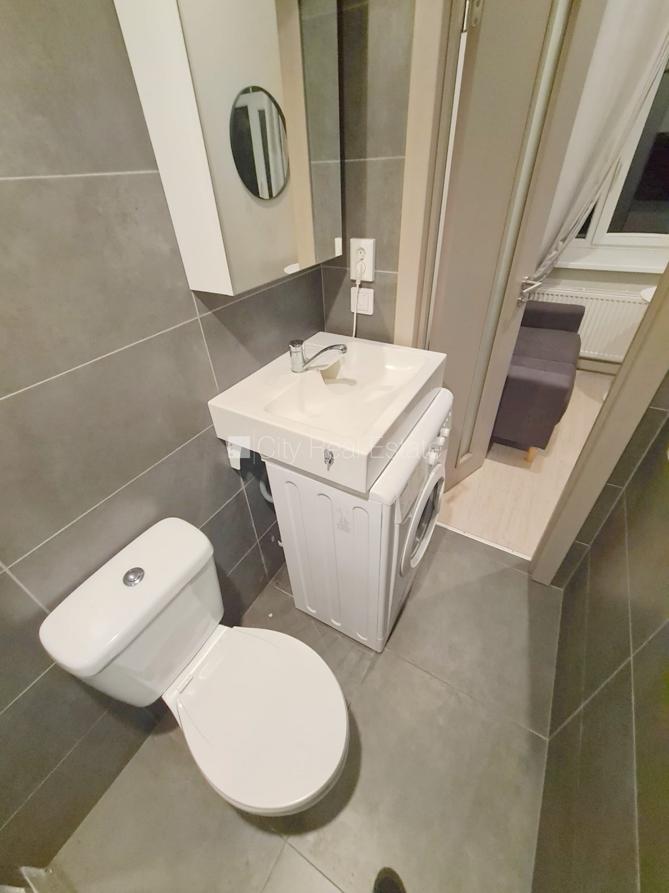 Sludinājumi. Fasādes māja, renovēta māja, labiekārtota apzaļumota teritorija, slēgts pagalms, ieeja no ielas, Cena: 300 EUR/mēn Foto #17