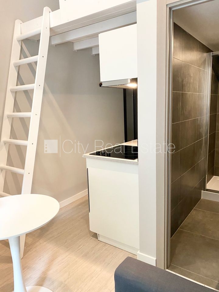 Sludinājumi. Fasādes māja, renovēta māja, labiekārtota apzaļumota teritorija, slēgts pagalms, ieeja no ielas, Cena: 300 EUR/mēn Foto #5