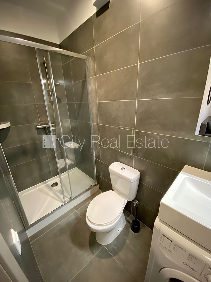 Sludinājumi. Fasādes māja, renovēta māja, labiekārtota apzaļumota teritorija, slēgts pagalms, ieeja no ielas, Cena: 300 EUR/mēn Foto #16