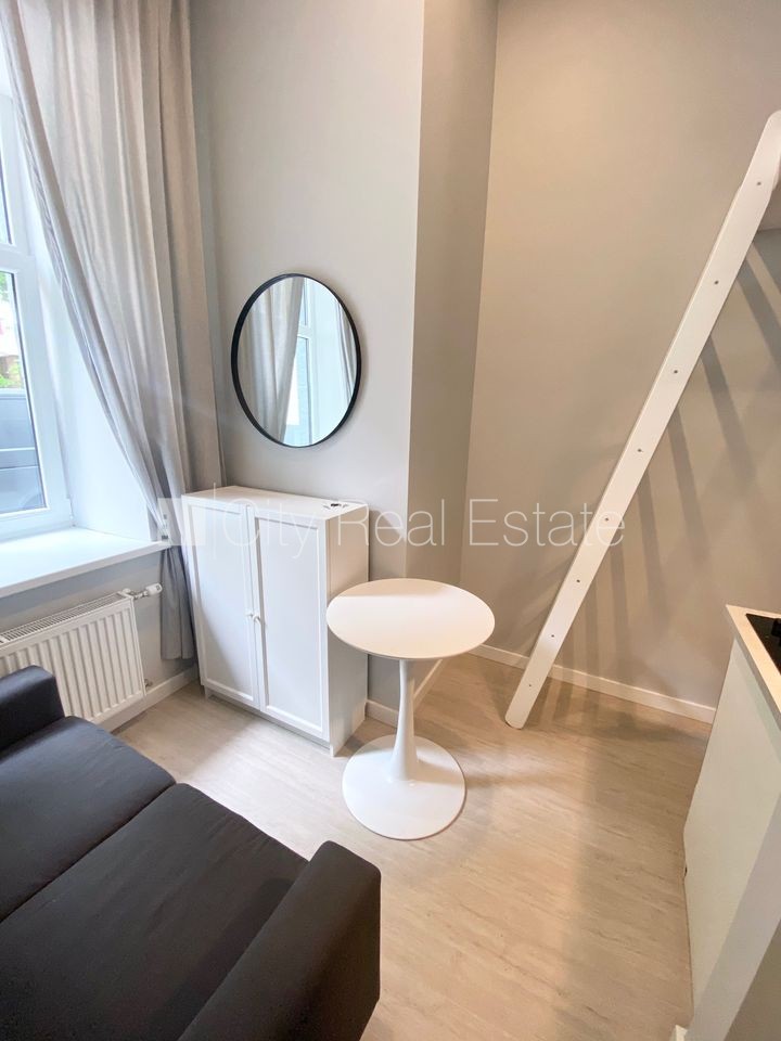 Sludinājumi. Fasādes māja, renovēta māja, labiekārtota apzaļumota teritorija, slēgts pagalms, ieeja no ielas, Cena: 300 EUR/mēn Foto #10