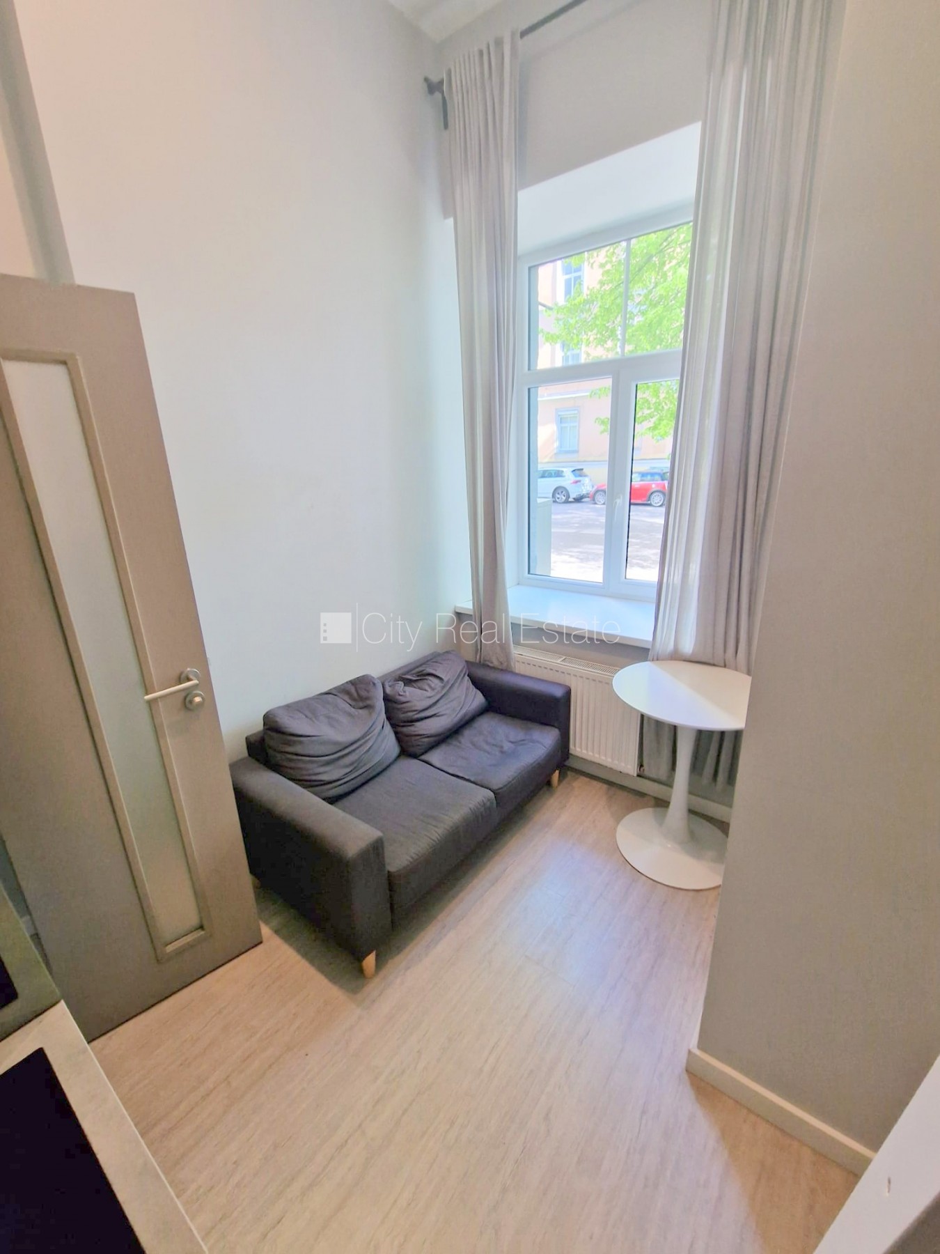 Sludinājumi. Fasādes māja, renovēta māja, labiekārtota apzaļumota teritorija, slēgts pagalms, ieeja no ielas, Cena: 300 EUR/mēn Foto #8