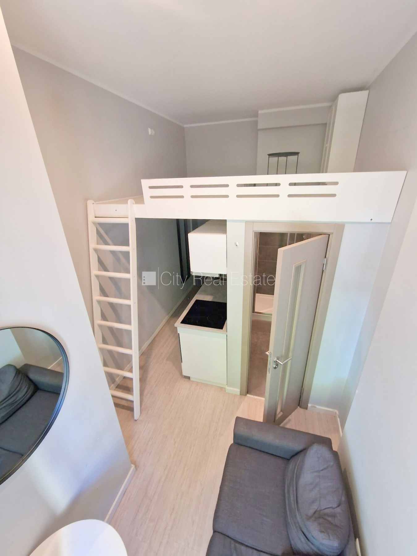 Sludinājumi. Fasādes māja, renovēta māja, labiekārtota apzaļumota teritorija, slēgts pagalms, ieeja no ielas, Cena: 300 EUR/mēn Foto #12