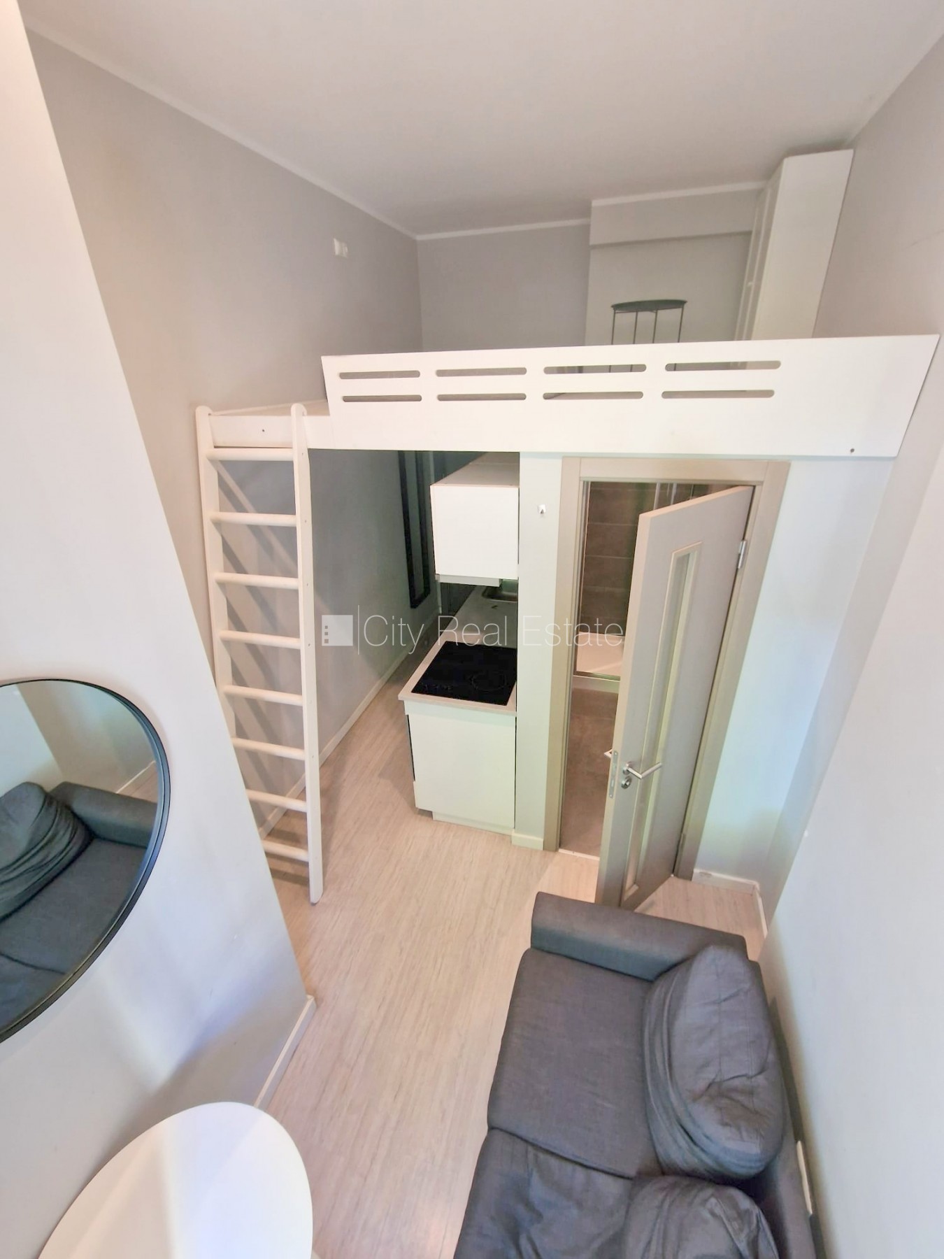 Sludinājumi. Fasādes māja, renovēta māja, labiekārtota apzaļumota teritorija, slēgts pagalms, ieeja no ielas, Cena: 300 EUR/mēn Foto #15