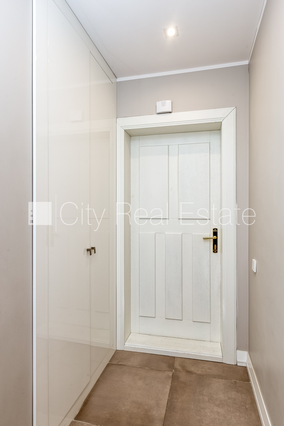 Sludinājumi. Projekts - Residence Lumiere, fasādes māja, renovēta māja, slēgts pagalms, iespēja nomāt Cena: 590000 EUR Foto #16