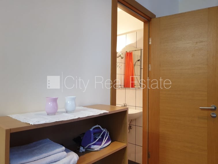 Sludinājumi. Šo dzīvokli izīrē pa diennaktīm (īstermiņa īre), īres cena sludinājumā norādīta par vienu diennakts Cena: 55 EUR/mēn Foto #12