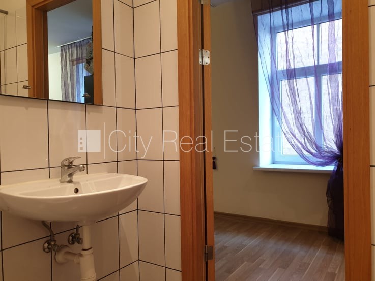 Sludinājumi. Šo dzīvokli izīrē pa diennaktīm (īstermiņa īre), īres cena sludinājumā norādīta par vienu diennakts Cena: 55 EUR/mēn Foto #13