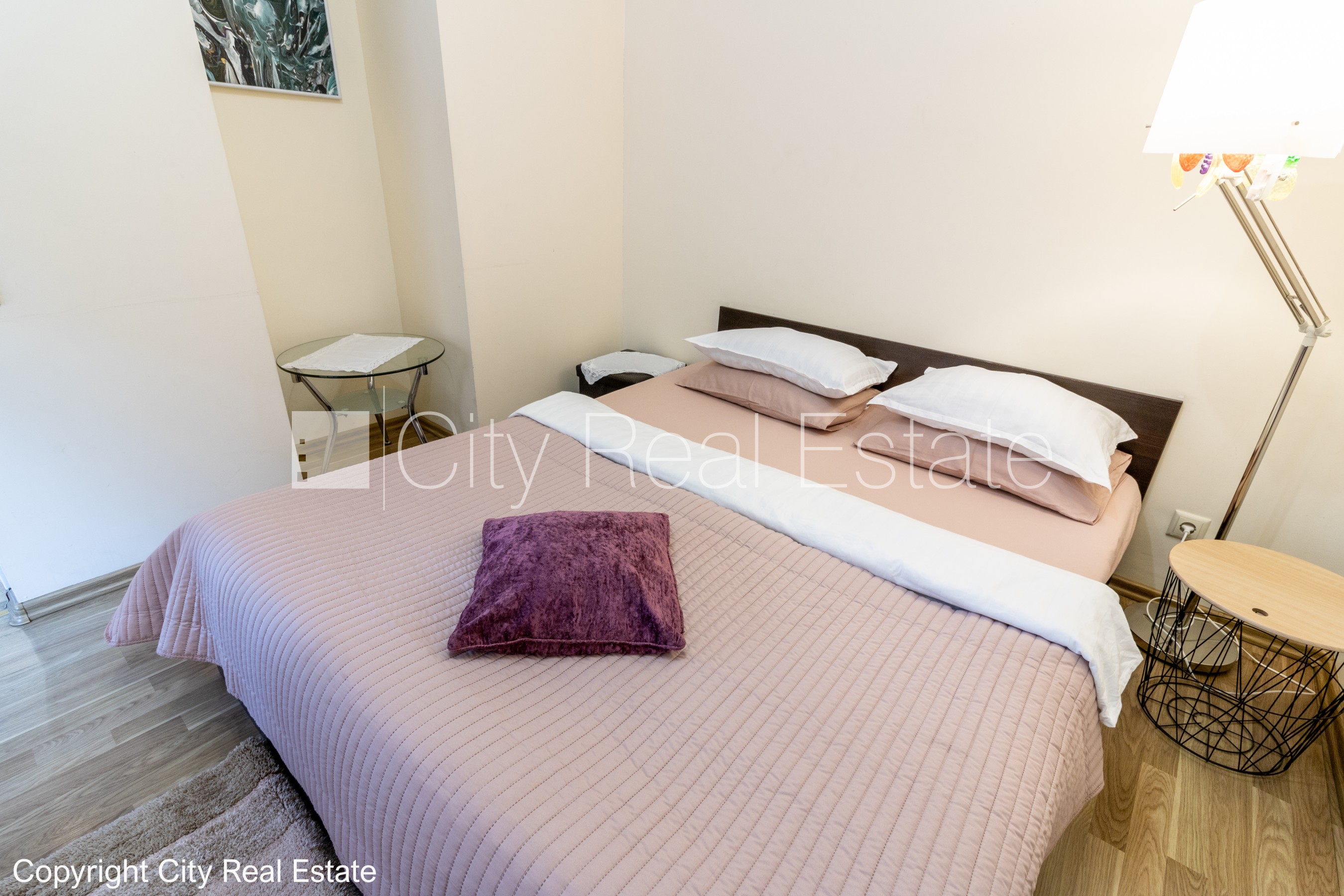 Sludinājumi. Šo dzīvokli izīrē pa diennaktīm (īstermiņa īre), īres cena sludinājumā norādīta par vienu diennakts Cena: 55 EUR/mēn Foto #2