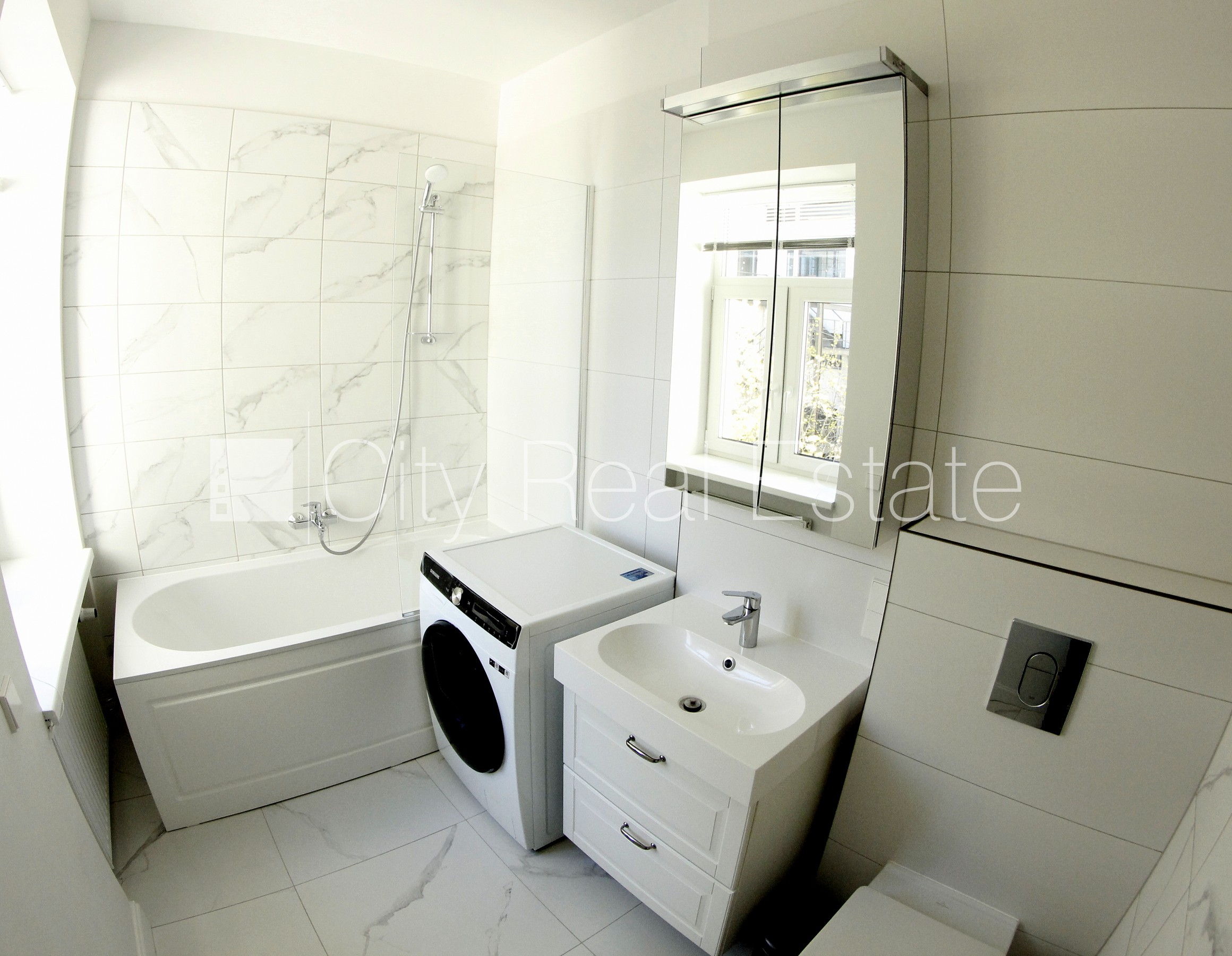 Sludinājumi. Pagalma ēka, renovēta māja, labiekārtota apzaļumota teritorija, teritorijas iebrauktuves vārti Cena: 1300 EUR/mēn Foto #20