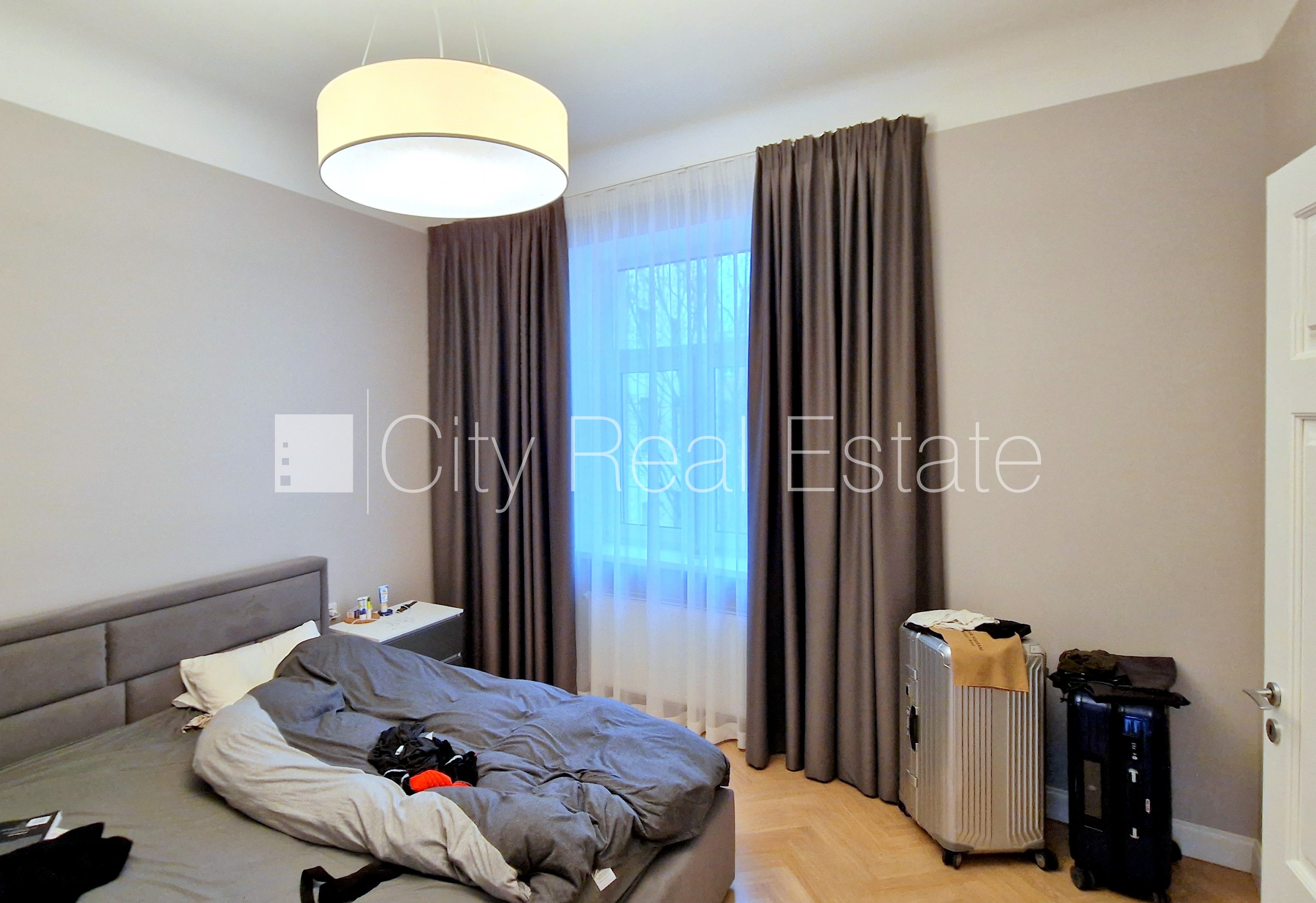 Sludinājumi. Pagalma ēka, renovēta māja, labiekārtota apzaļumota teritorija, teritorijas iebrauktuves vārti Cena: 1300 EUR/mēn Foto #18