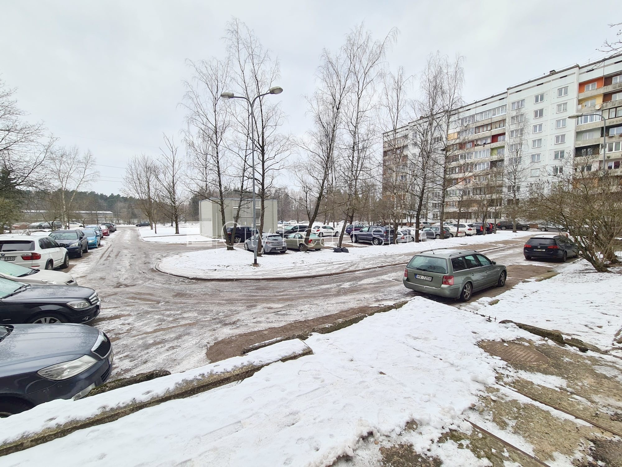 Sludinājumi. Fasādes māja, ieeja no pagalma, ir lifts, kāpņu telpa pēc kosmētiskā remonta, lodžija, logi vērsti Cena: 35000 EUR Foto #22