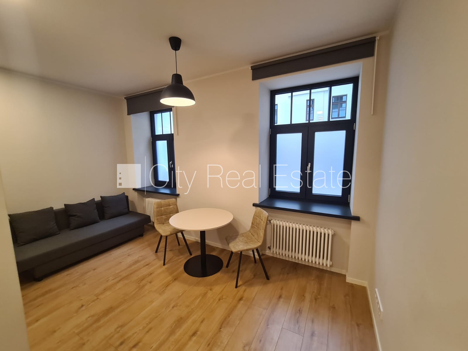 Sludinājumi. Pagalma ēka, renovēta māja, slēgts pagalms, ieeja no pagalma, ir lifts, kāpņu telpa pēc kapitālā Cena: 360 EUR/mēn Foto #4