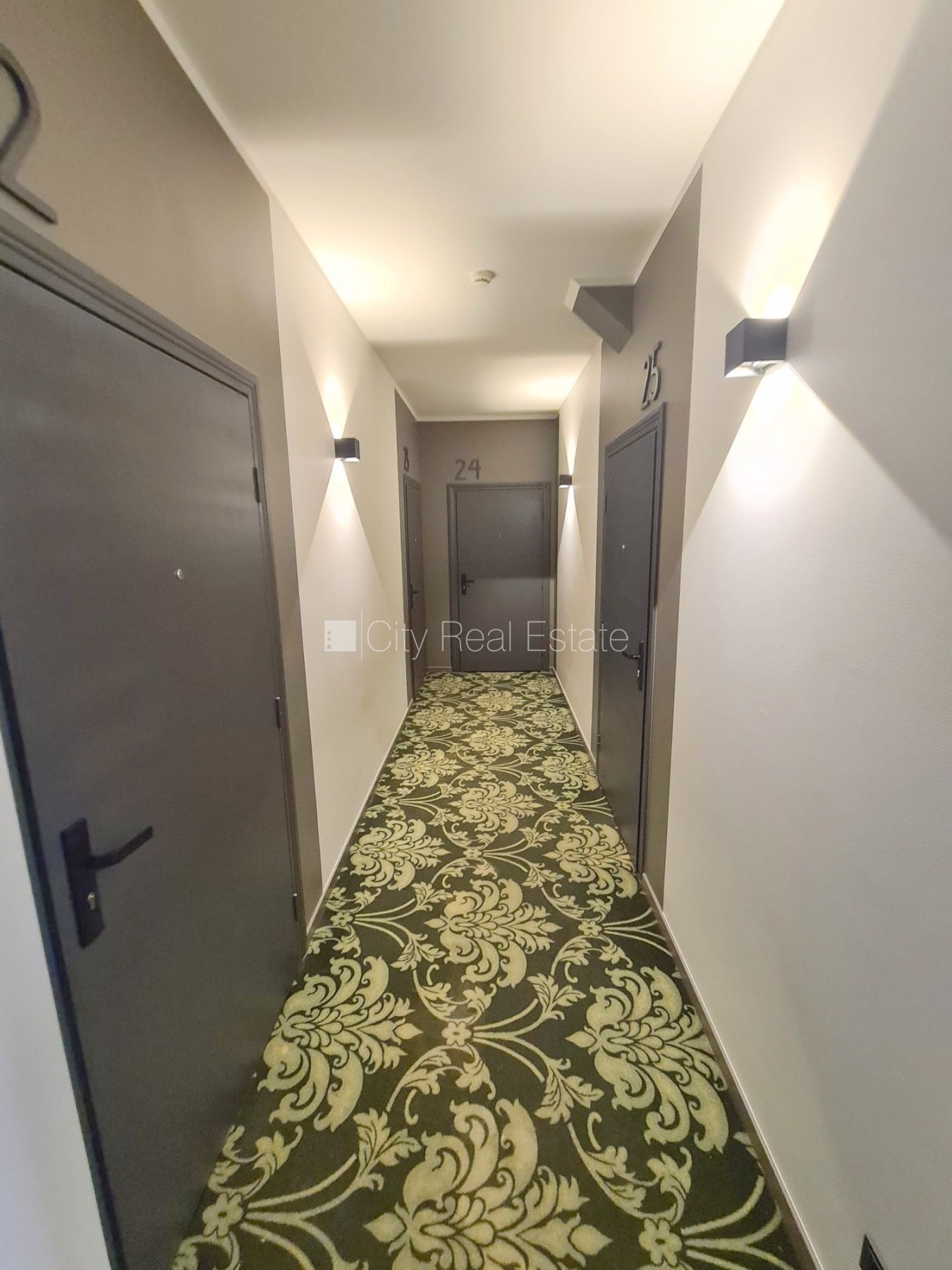 Sludinājumi. Fasādes māja, renovēta māja, slēgts pagalms, ieeja no ielas un pagalma, ir lifts, kāpņu telpa pēc Cena: 380 EUR/mēn Foto #12