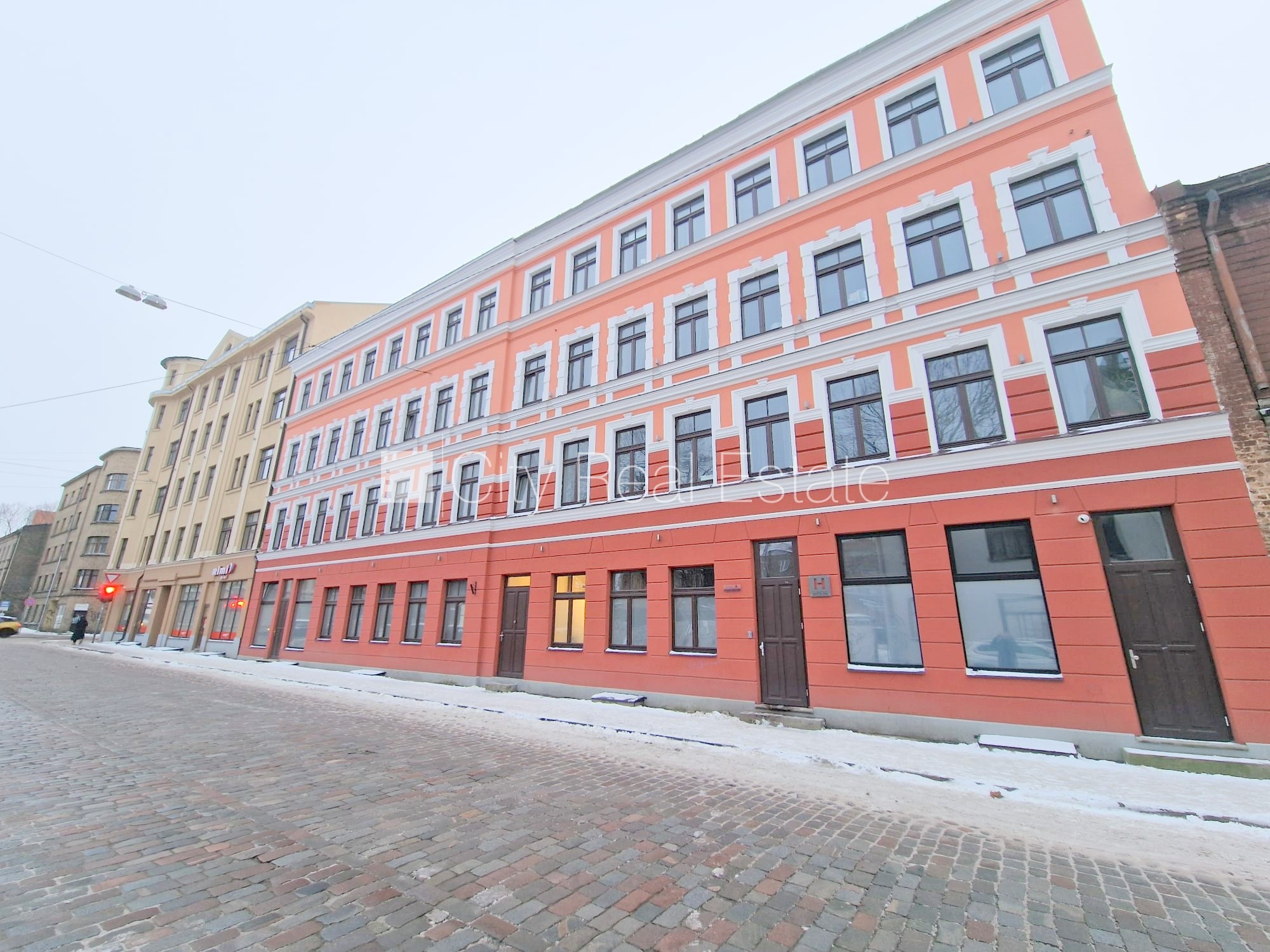 Объявление. Фасадный дом, реновированный дом, вход с улицы, лестничная клетка после капитального ремонта, окна Цена: 320 EUR/мес. Foto #21