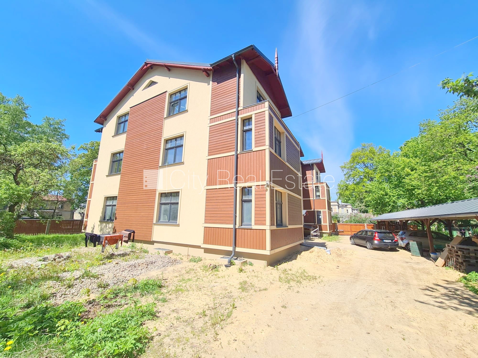 Sludinājumi. Jaunceltne, fasādes māja, labiekārtots apzaļumots pagalms, slēgts pagalms, iespēja nomāt Cena: 550 EUR/mēn Foto #16