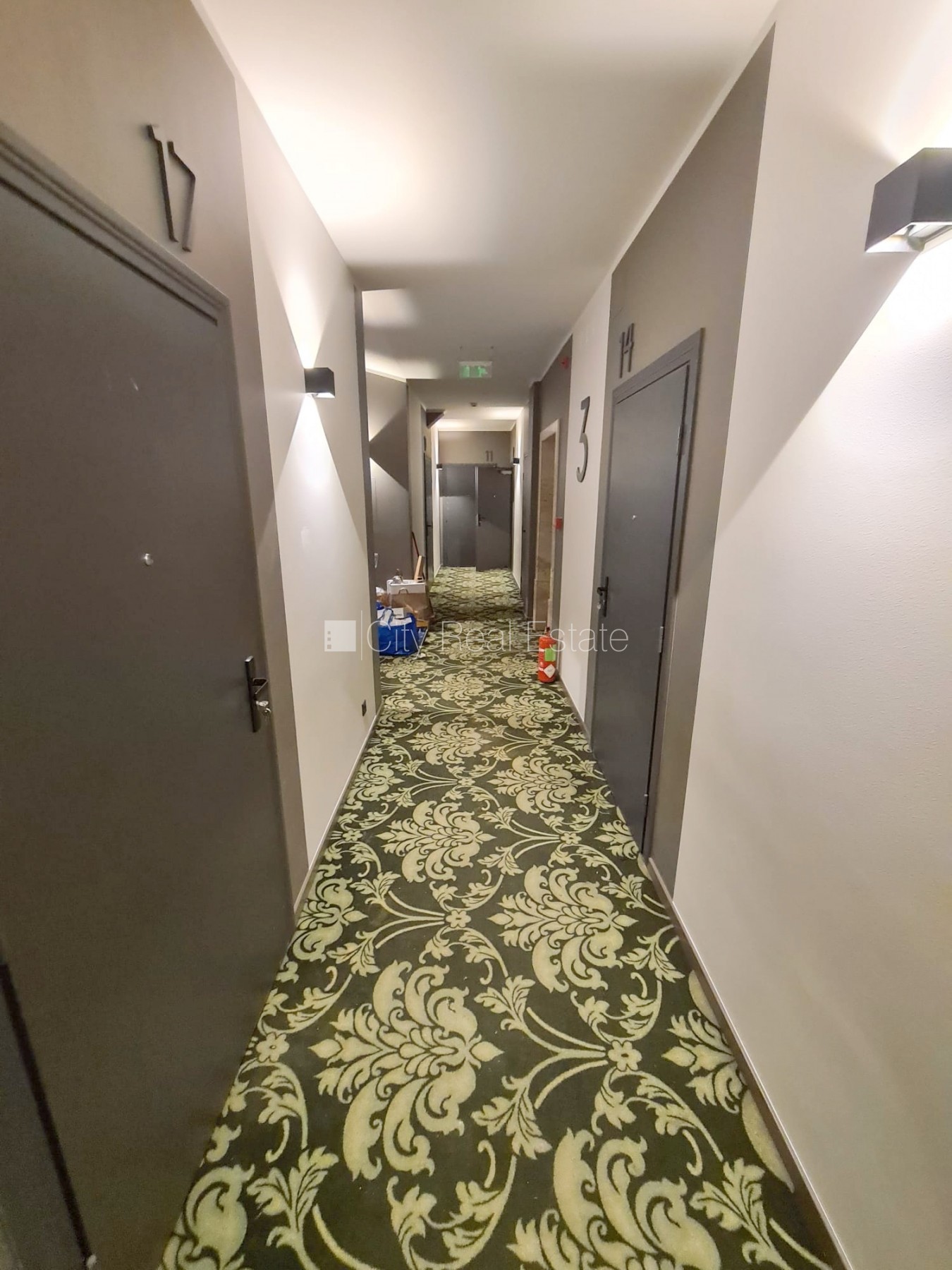 Объявление. Фасадный дом, реновированный дом, вход с улицы и со двора, лифт, лестничная клетка после Цена: 360 EUR/мес. Foto #14