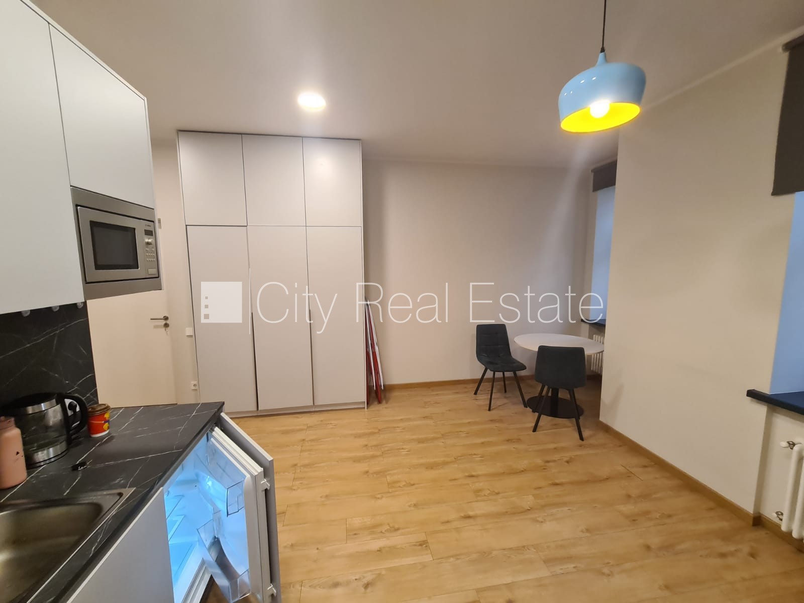 Sludinājumi. Pagalma ēka, renovēta māja, slēgts pagalms, ieeja no pagalma, ir lifts, kāpņu telpa pēc kapitālā Cena: 360 EUR/mēn Foto #15