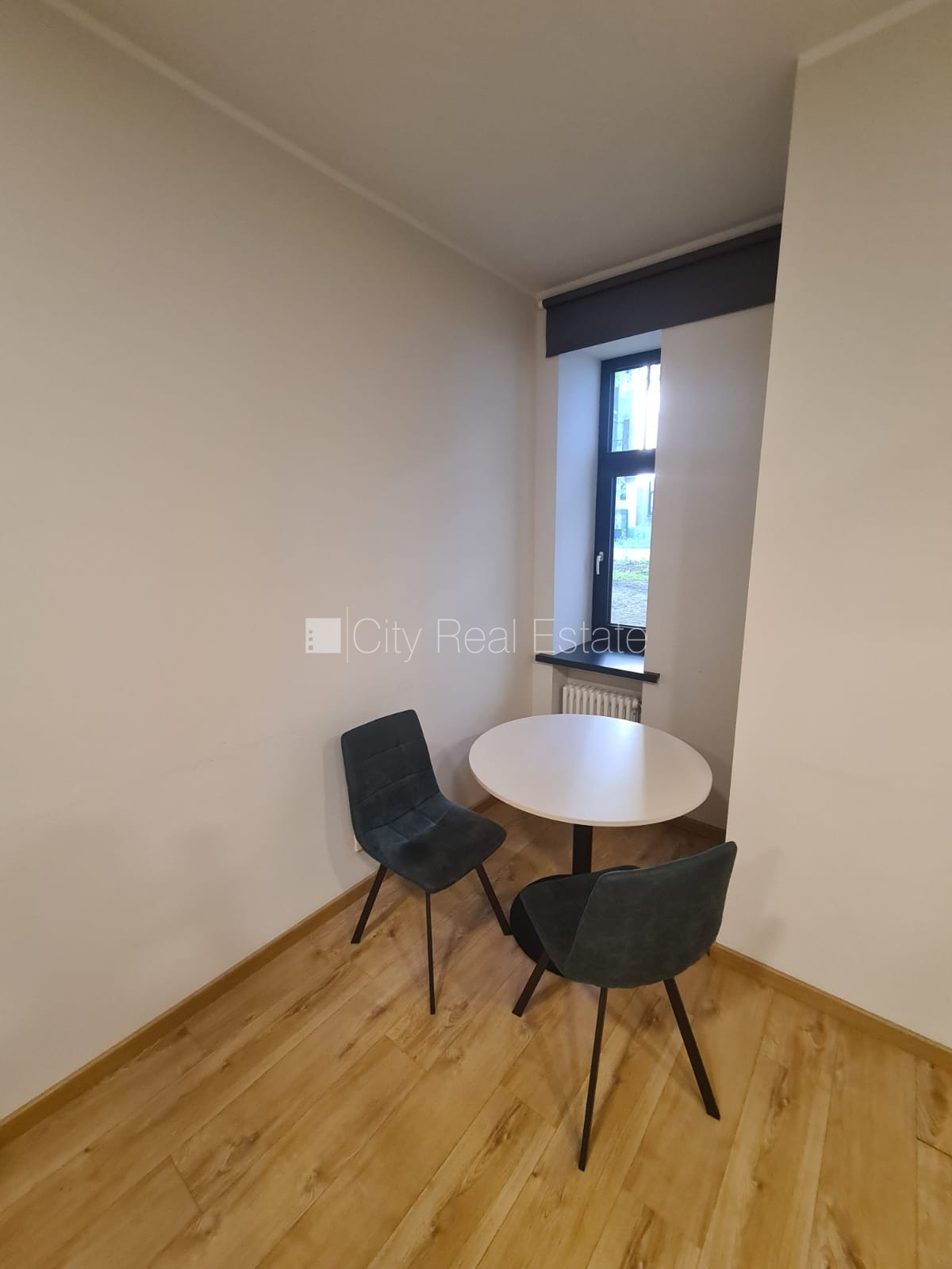 Sludinājumi. Pagalma ēka, renovēta māja, slēgts pagalms, ieeja no pagalma, ir lifts, kāpņu telpa pēc kapitālā Cena: 360 EUR/mēn Foto #7