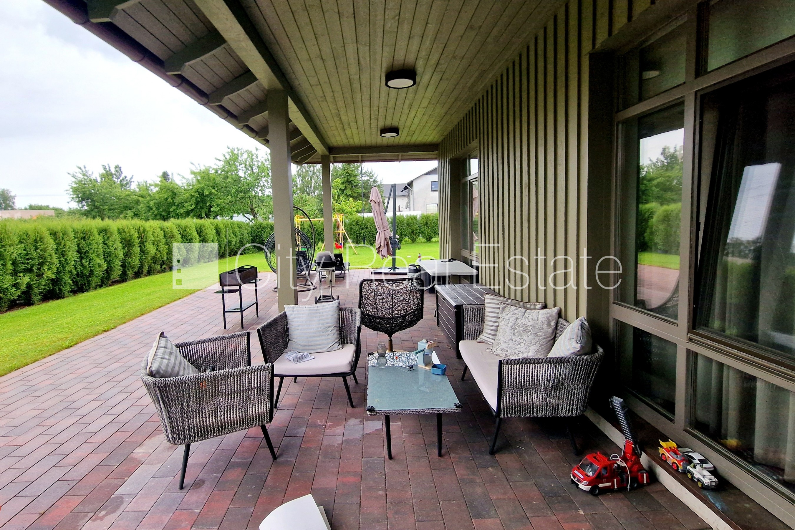 Sludinājumi. Privātmāja, jaunceltne, labiekārtota apzaļumota teritorija, teritorijas iebrauktuves vārti aprīkoti Cena: 2850 EUR/mēn Foto #6