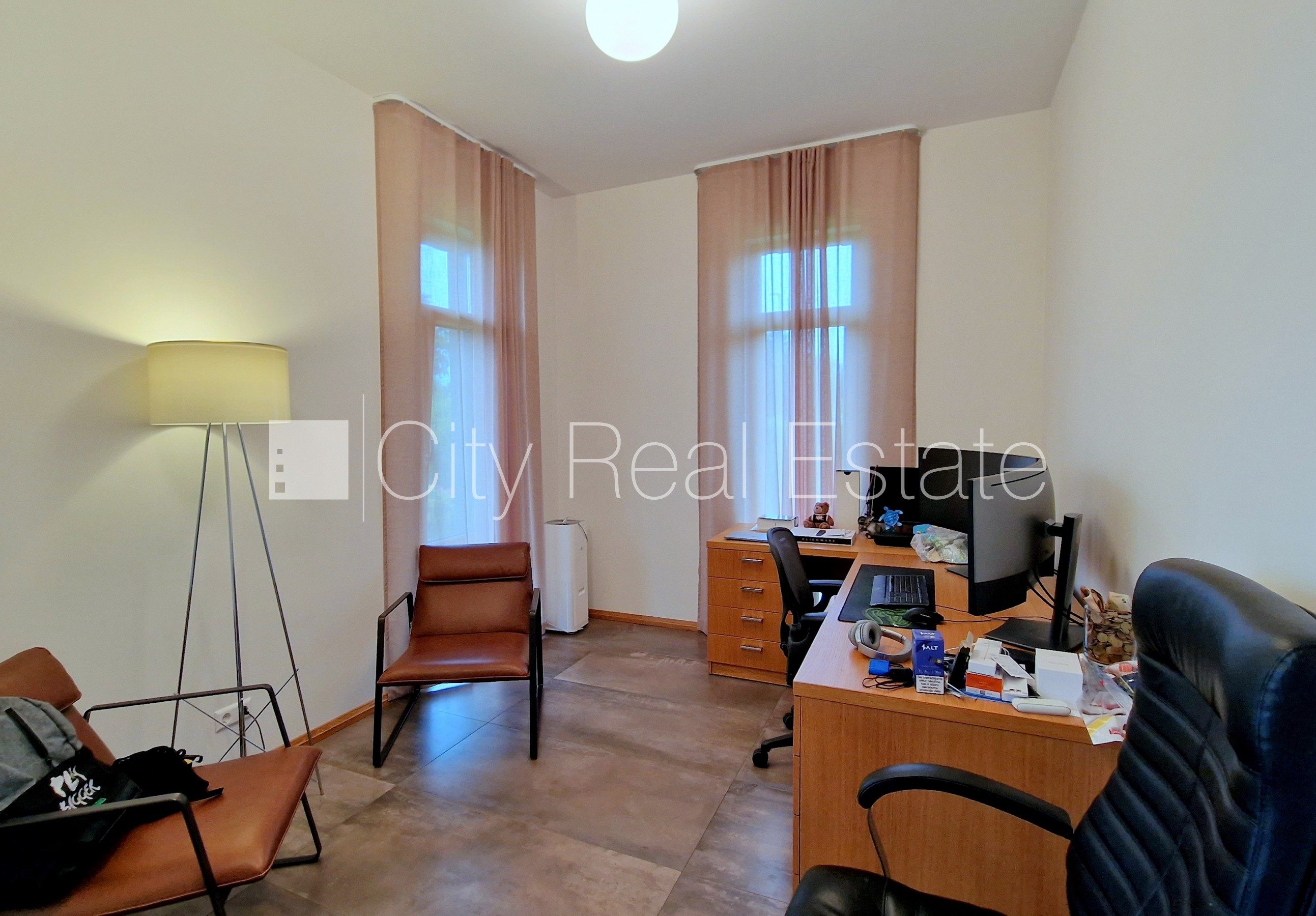 Sludinājumi. Privātmāja, jaunceltne, labiekārtota apzaļumota teritorija, teritorijas iebrauktuves vārti aprīkoti Cena: 2850 EUR/mēn Foto #12