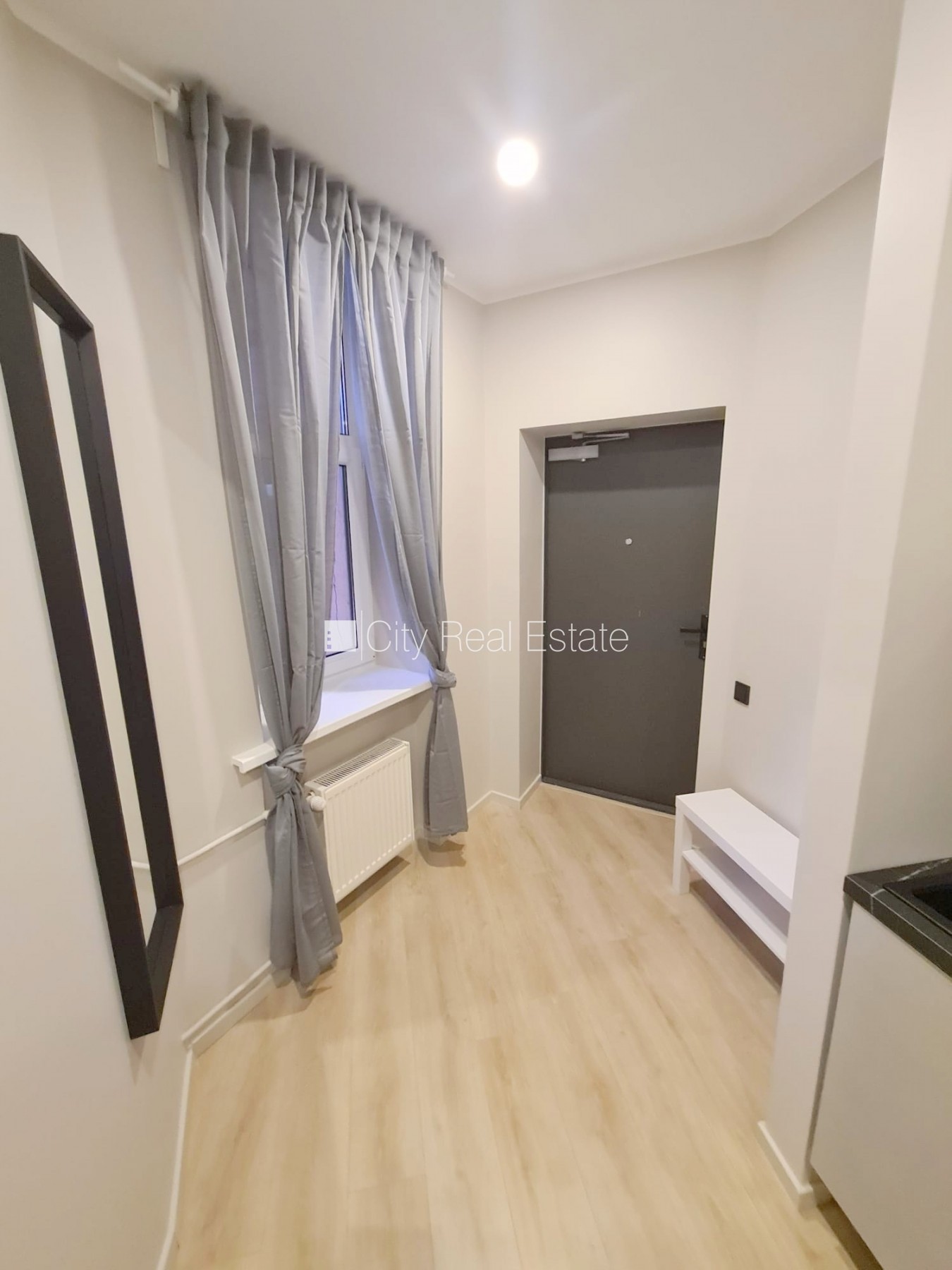 Sludinājumi. Pagalma ēka, renovēta māja, ieeja no ielas un pagalma, ir lifts, kāpņu telpa pēc kapitālā remonta, Cena: 380 EUR/mēn Foto #10