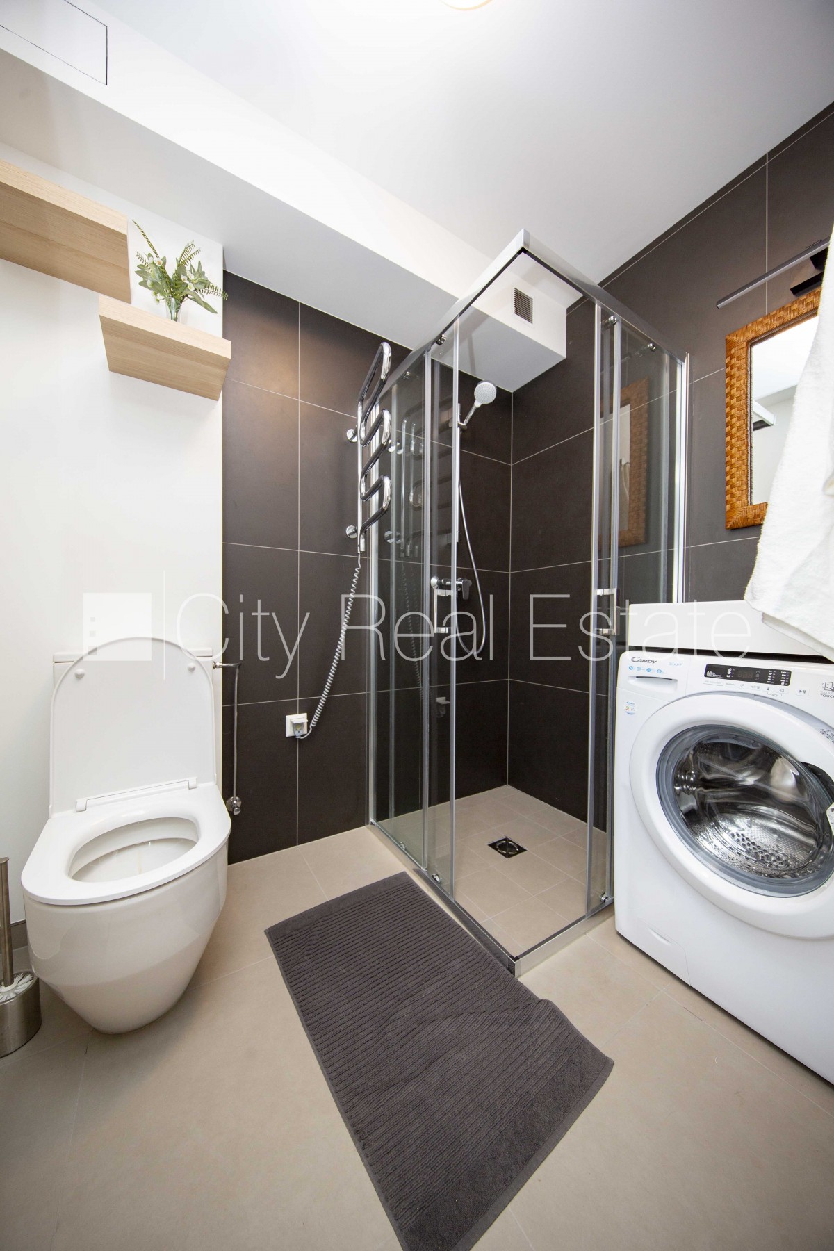 Sludinājumi. Šo dzīvokli izīrē pa diennaktīm (īstermiņa īre), īres cena sludinājumā norādīta par vienu diennakts Cena: 150 EUR/mēn Foto #11