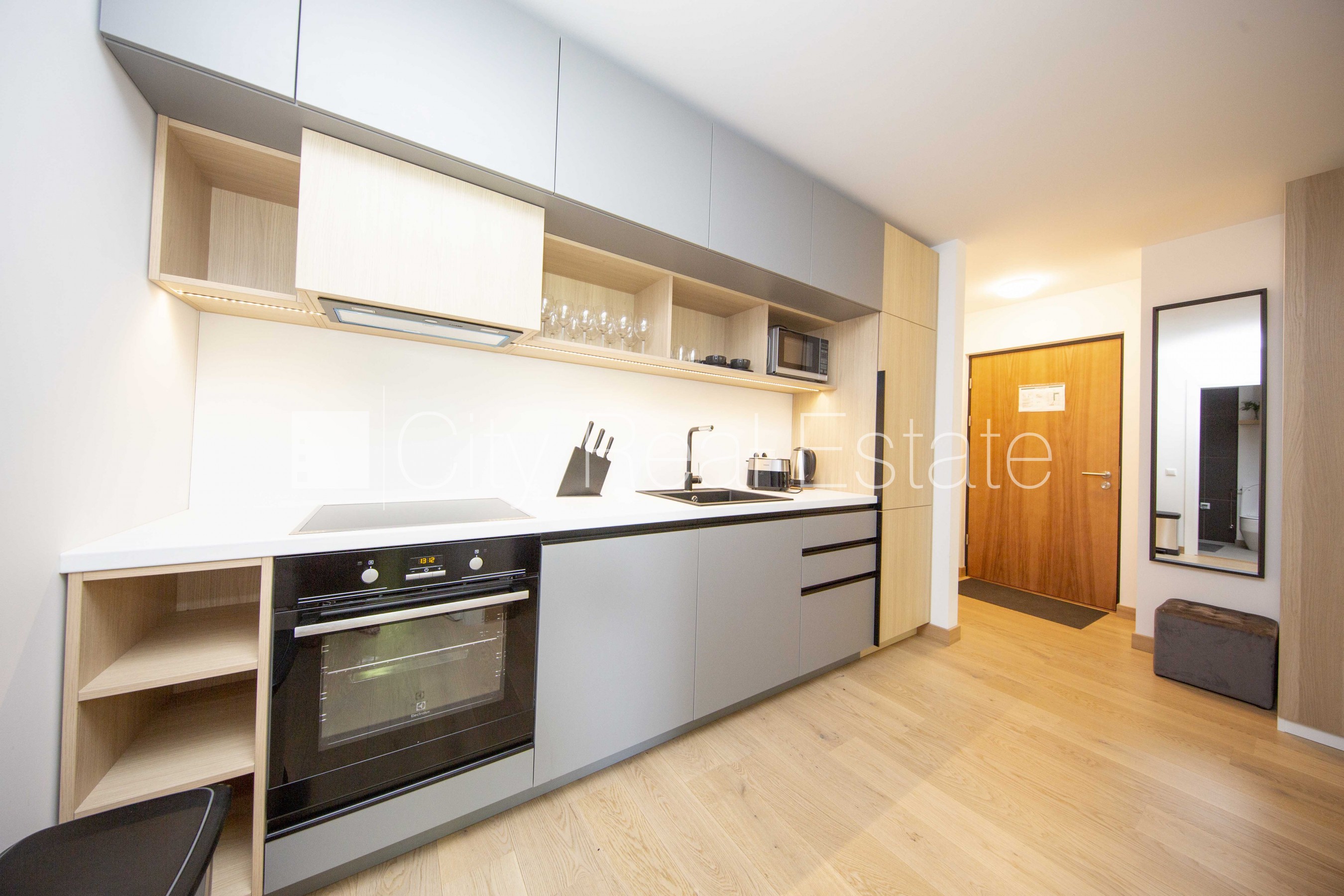 Sludinājumi. Šo dzīvokli izīrē pa diennaktīm (īstermiņa īre), īres cena sludinājumā norādīta par vienu diennakts Cena: 150 EUR/mēn Foto #4