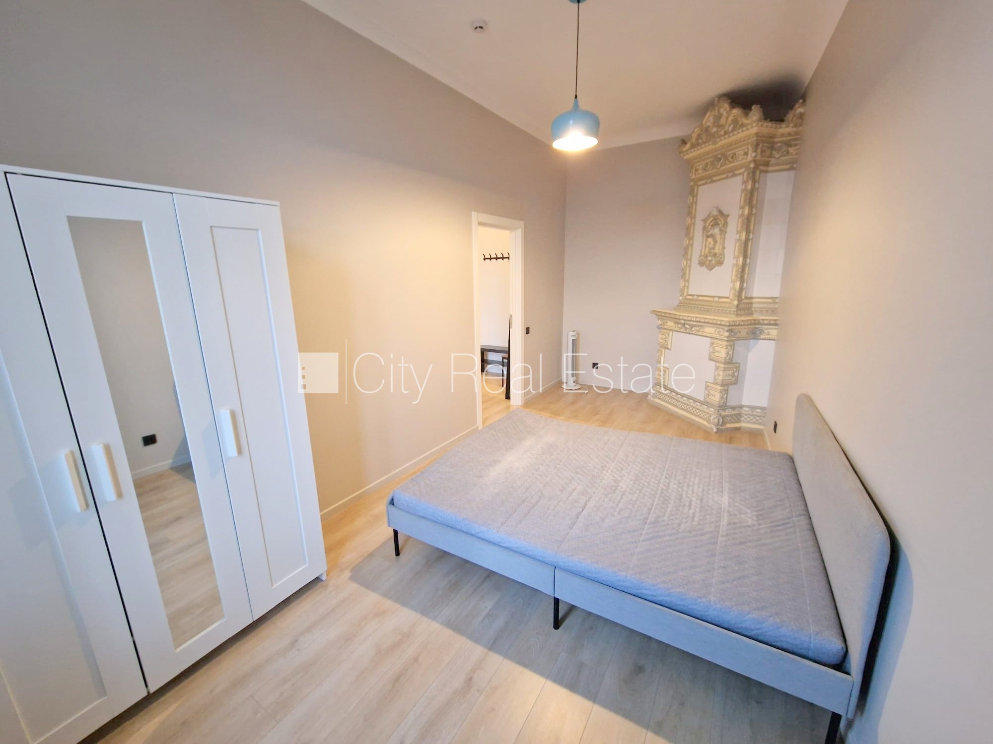 Sludinājumi. Fasādes māja, renovēta māja, slēgts pagalms, ieeja no ielas un pagalma, ir lifts, kāpņu telpa pēc Cena: 550 EUR/mēn Foto #13