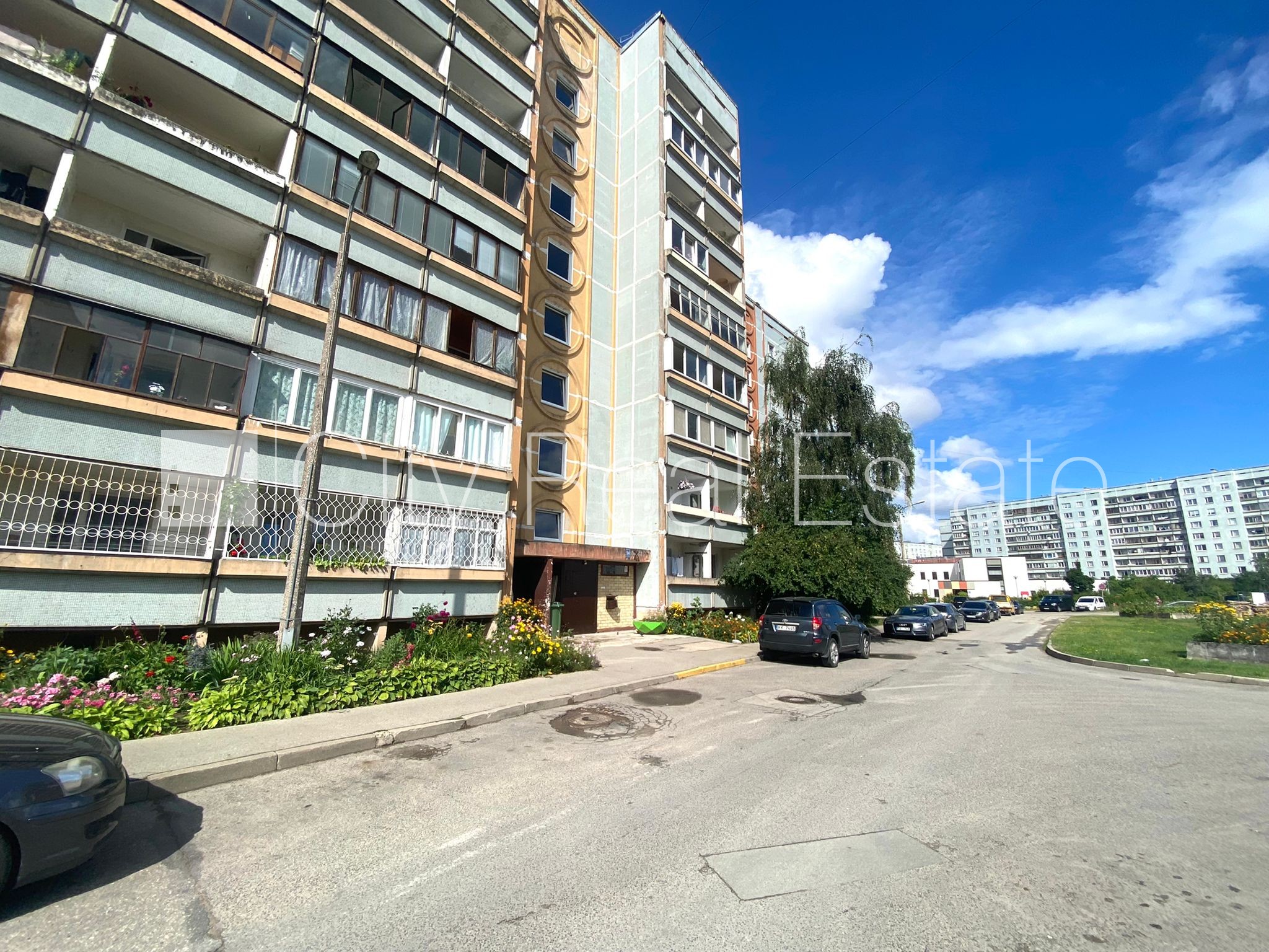 Sludinājumi. Fasādes māja, labiekārtots apzaļumots pagalms, vieta automašīnai, ir lifts, lodžija, logi vērsti uz Cena: 320 EUR/mēn Foto #14