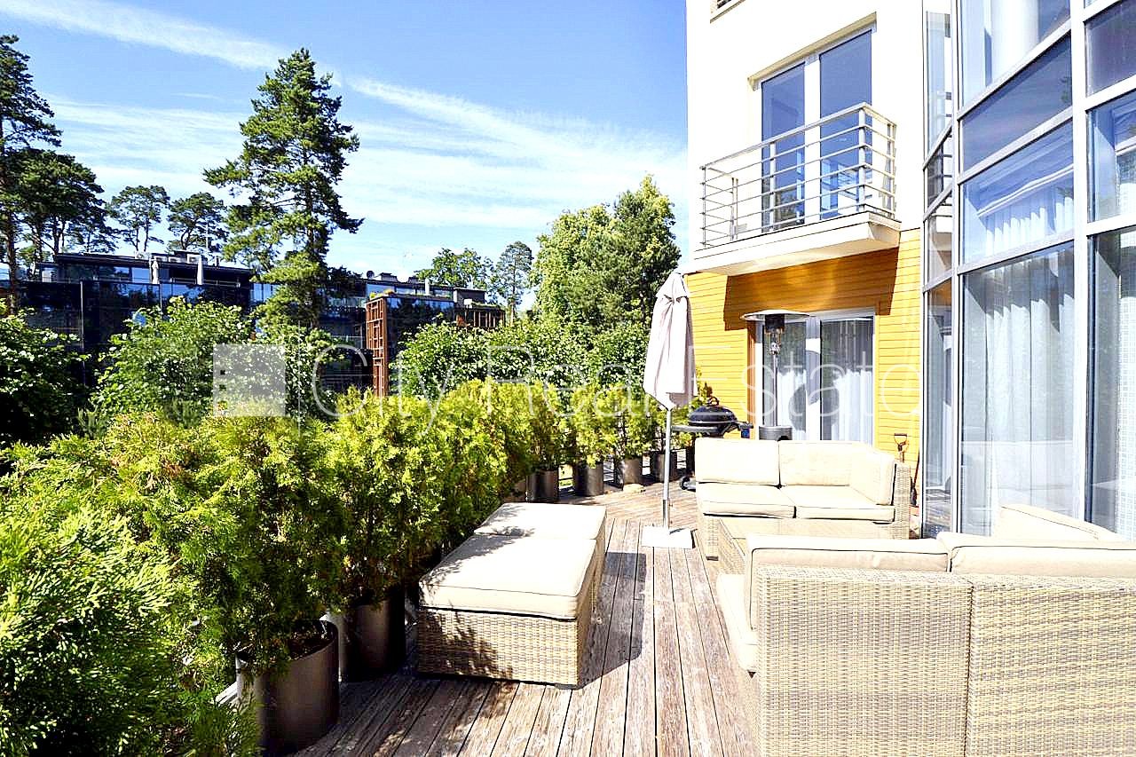 Sludinājumi. Zeme īpašumā, jaunceltne, monolīta betona sienas, pagrabstāvā pieejama noliktava, labiekārtota Cena: 650000 EUR Foto #8